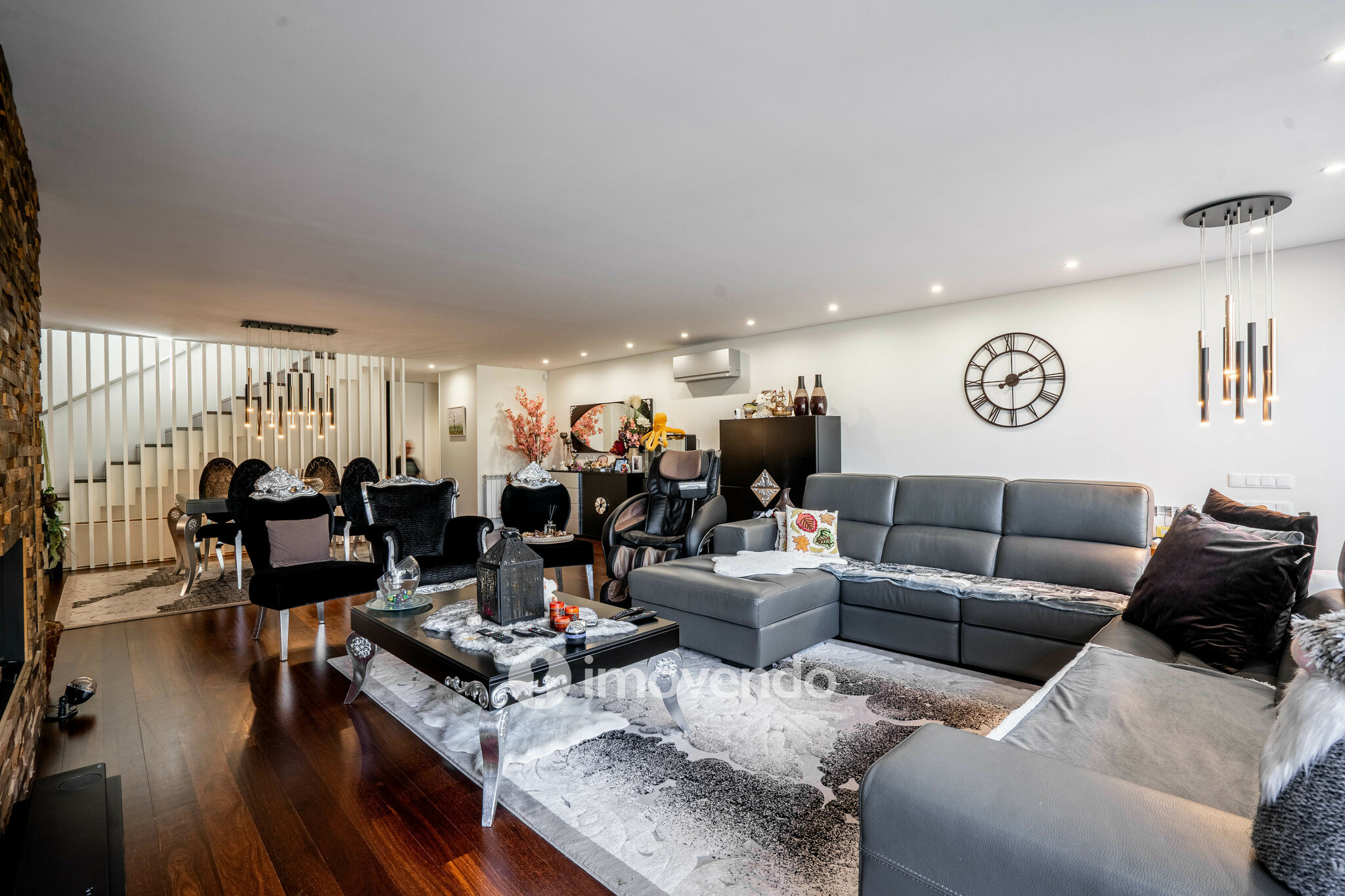 Moradia T4 de luxo, com piscina salinizada e aquecida, na Madalena