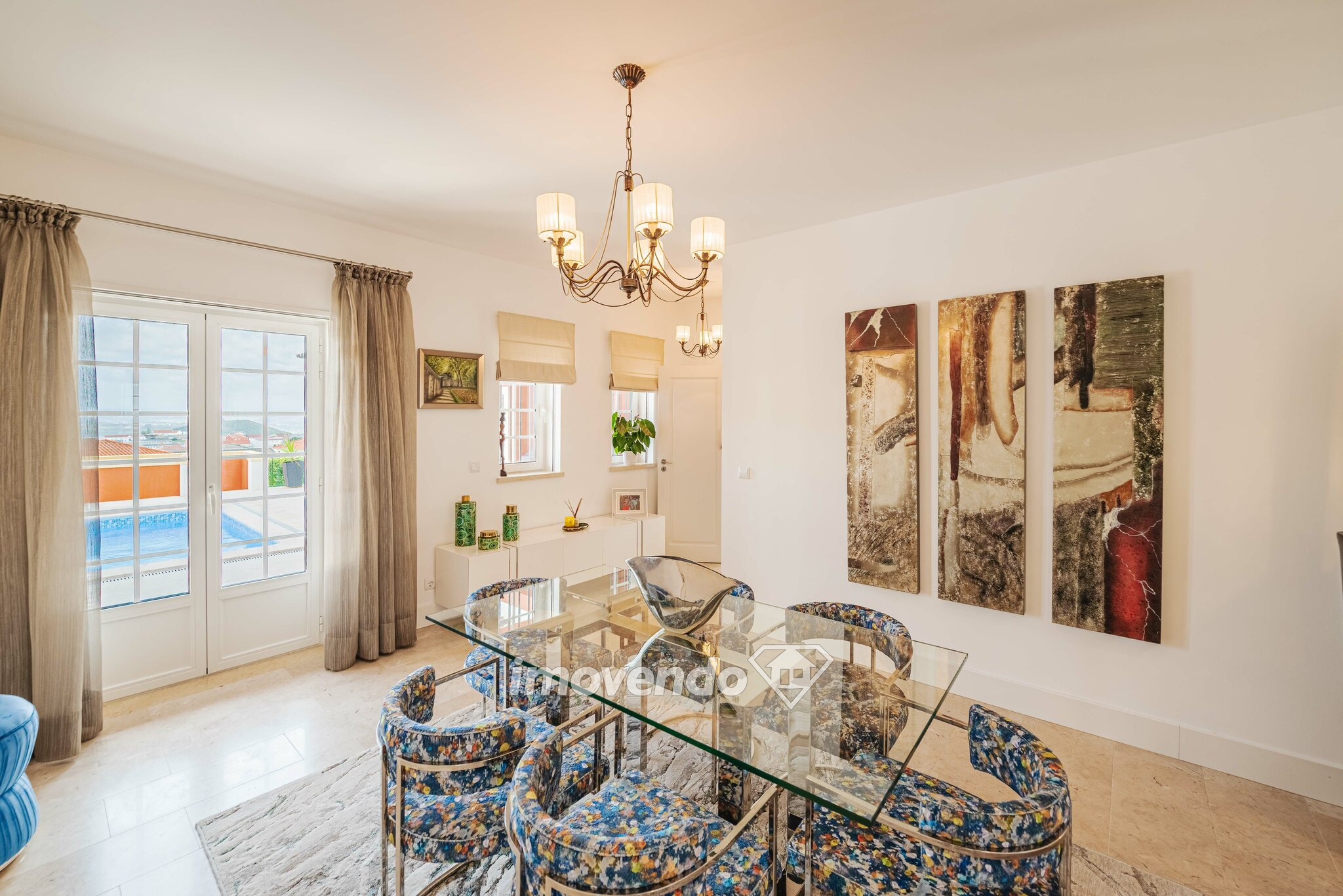 Moradia de luxo T4 exclusiva, com piscina e três garagens, em Mafra
