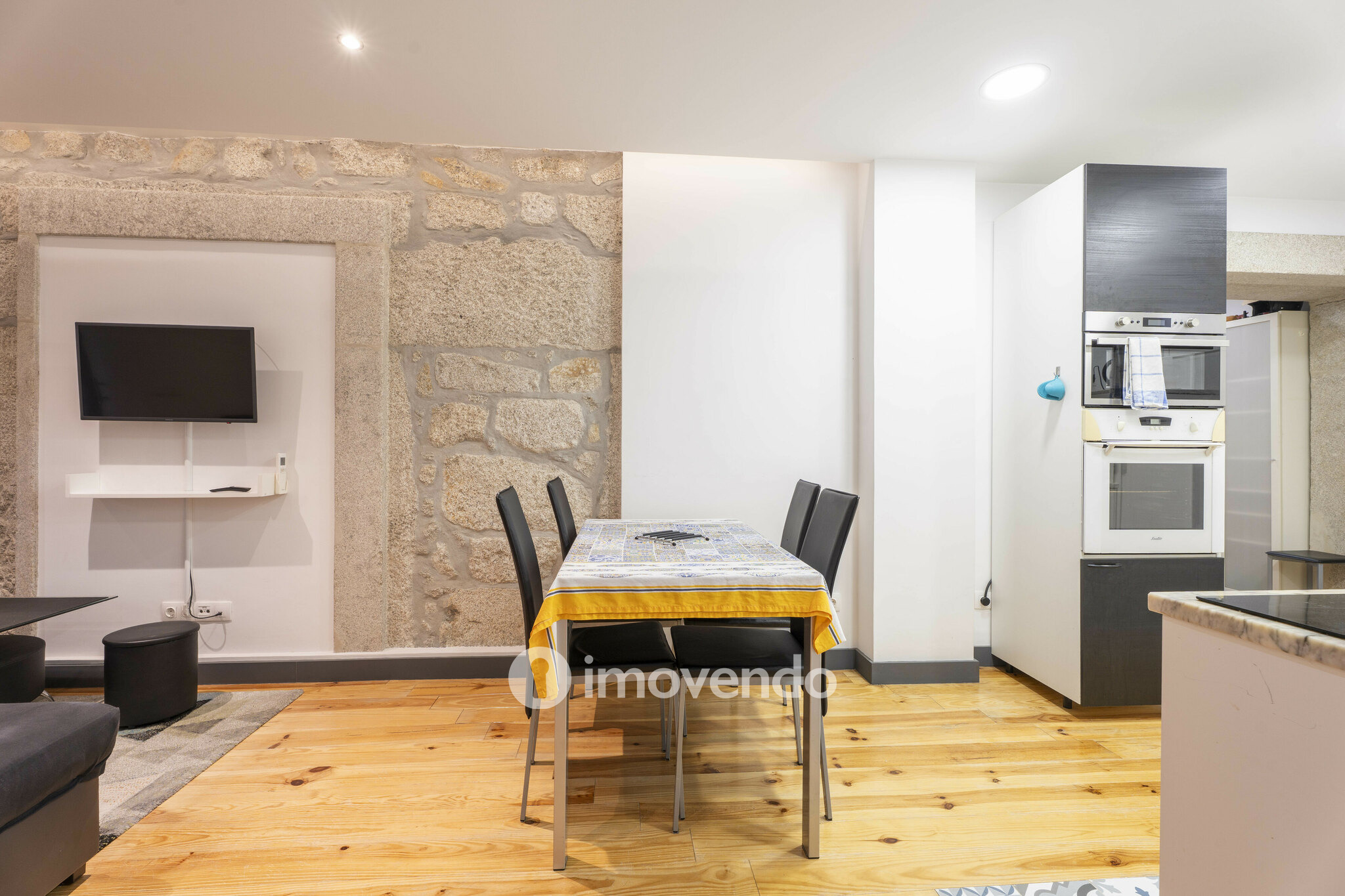 Apartamento T2 totalmente remodelado, no centro do Porto