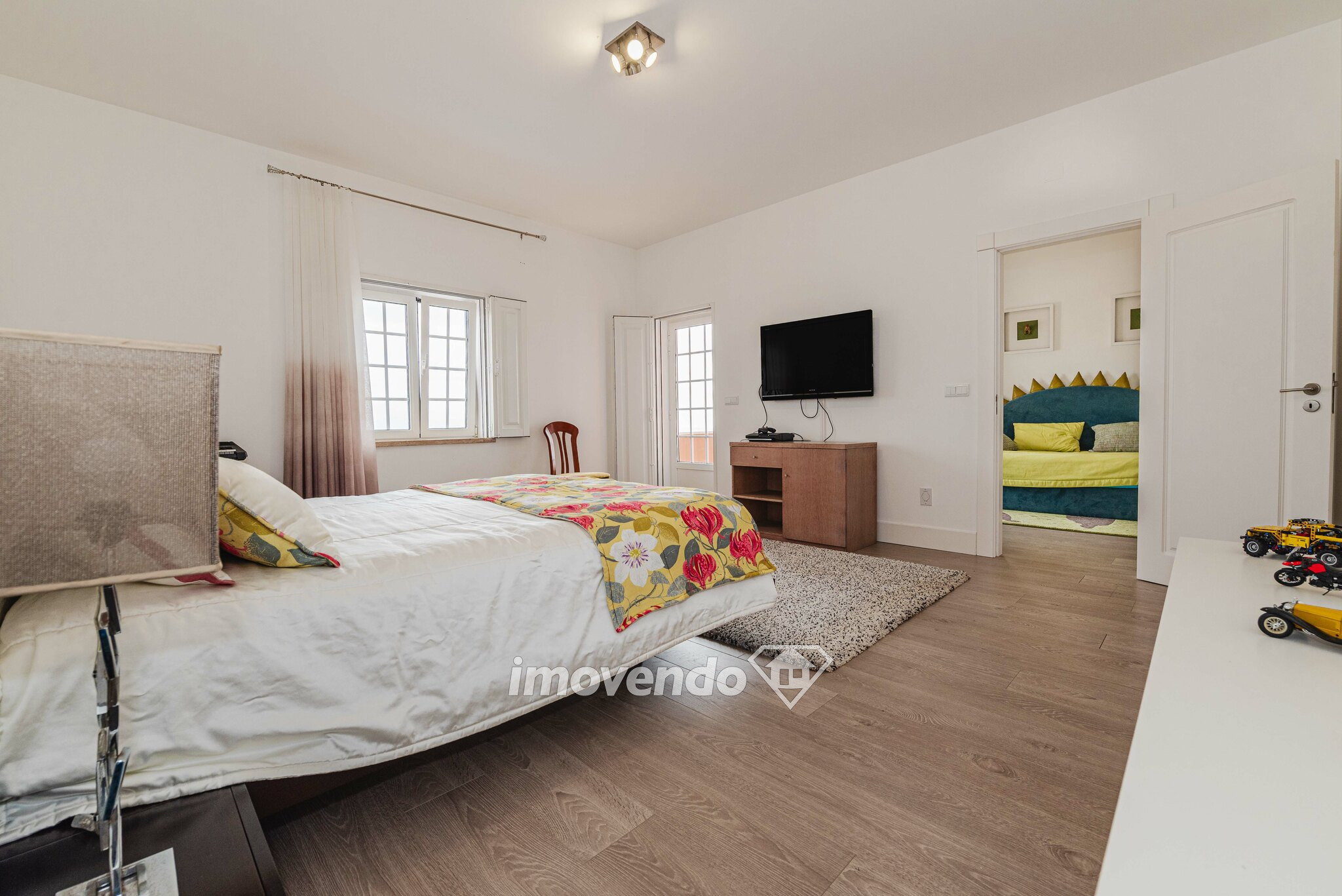 Moradia de luxo T4 exclusiva, com piscina e três garagens, em Mafra
