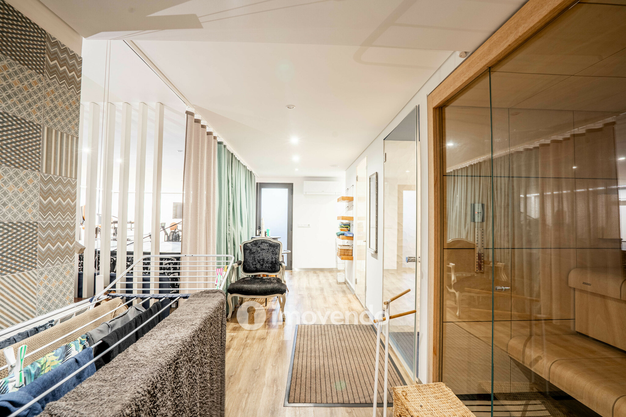 Moradia T4 de luxo, com piscina salinizada e aquecida, na Madalena