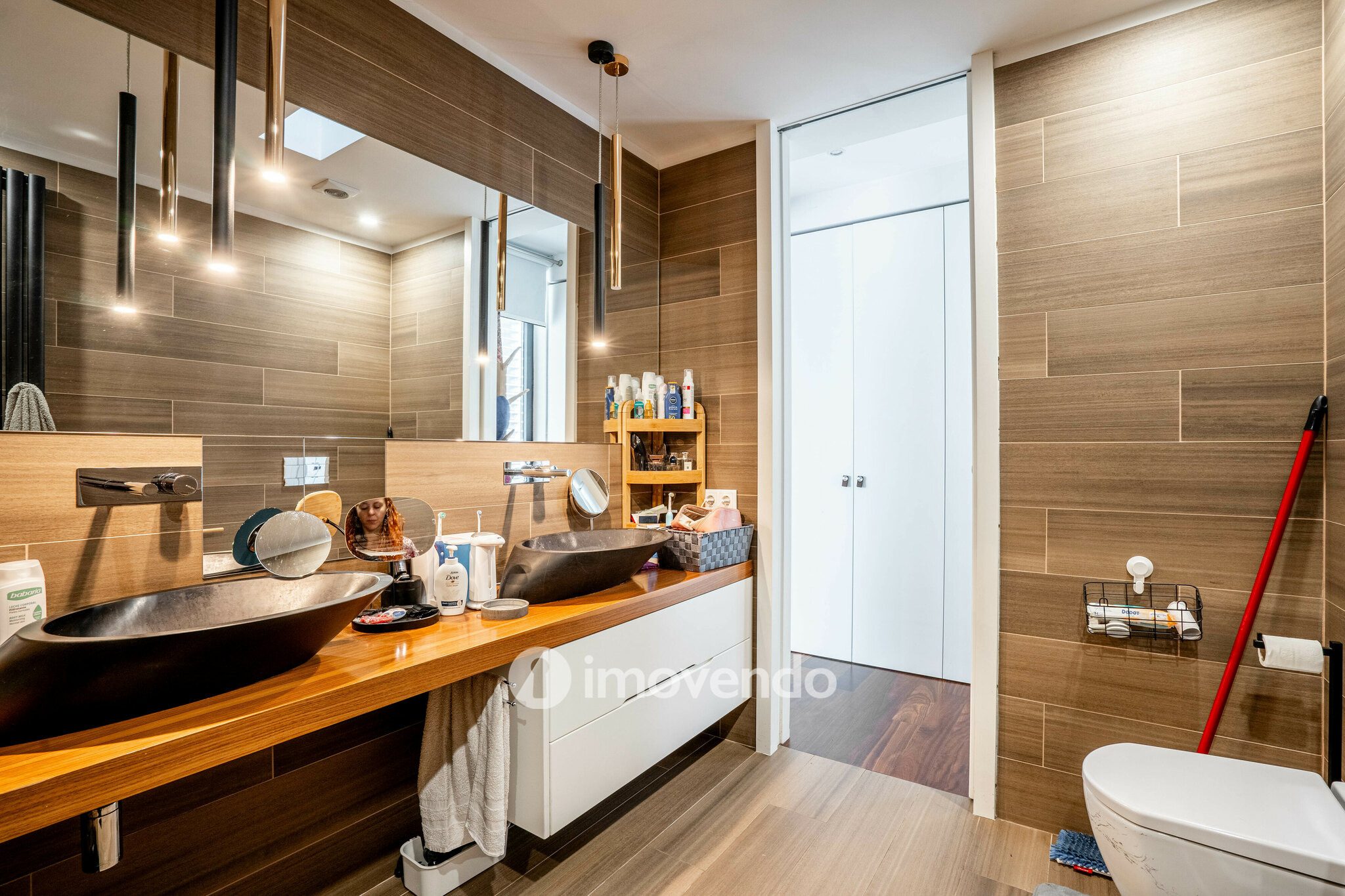 Moradia T4 de luxo, com piscina salinizada e aquecida, na Madalena