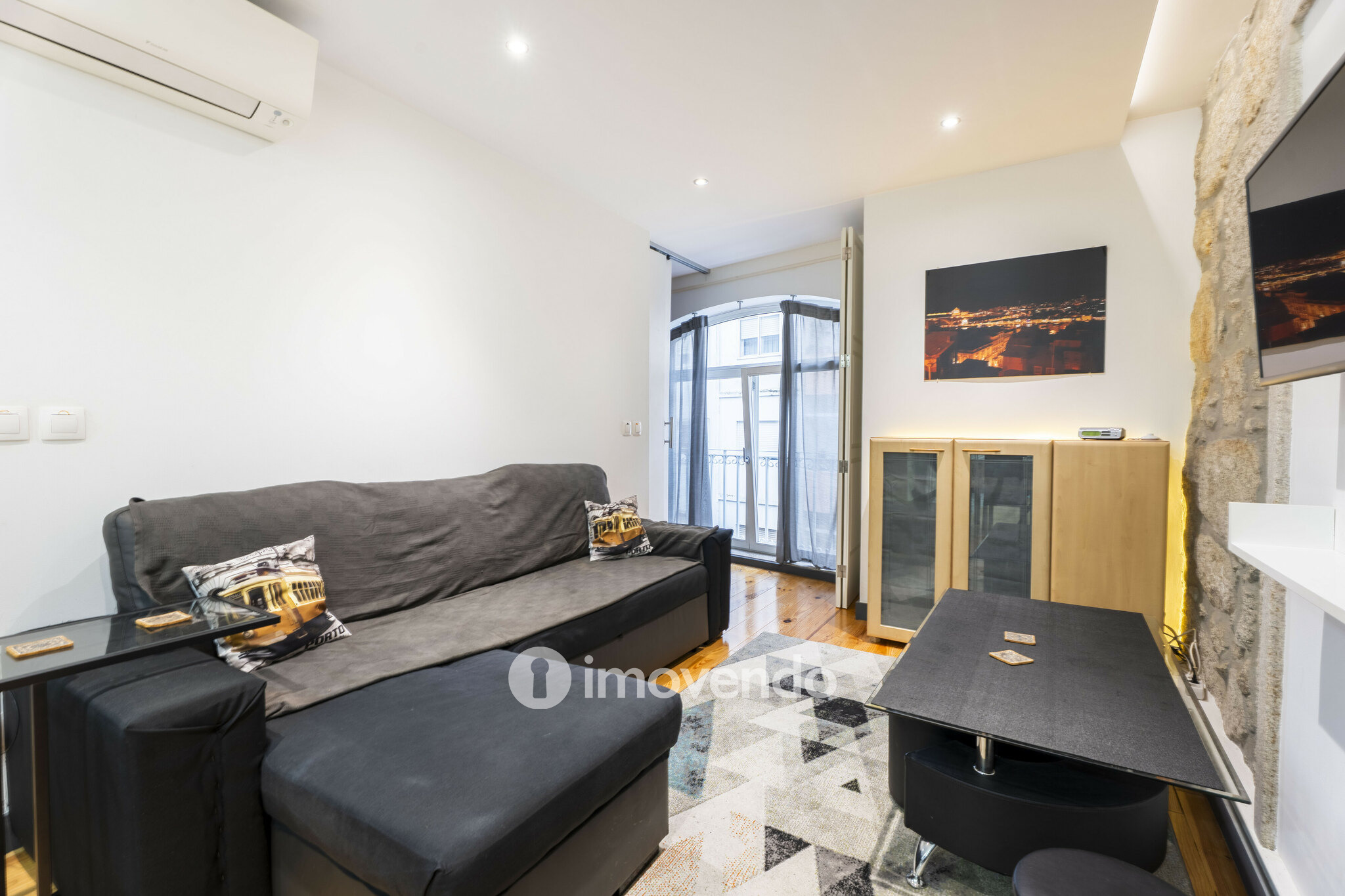 Apartamento T2 totalmente remodelado, no centro do Porto