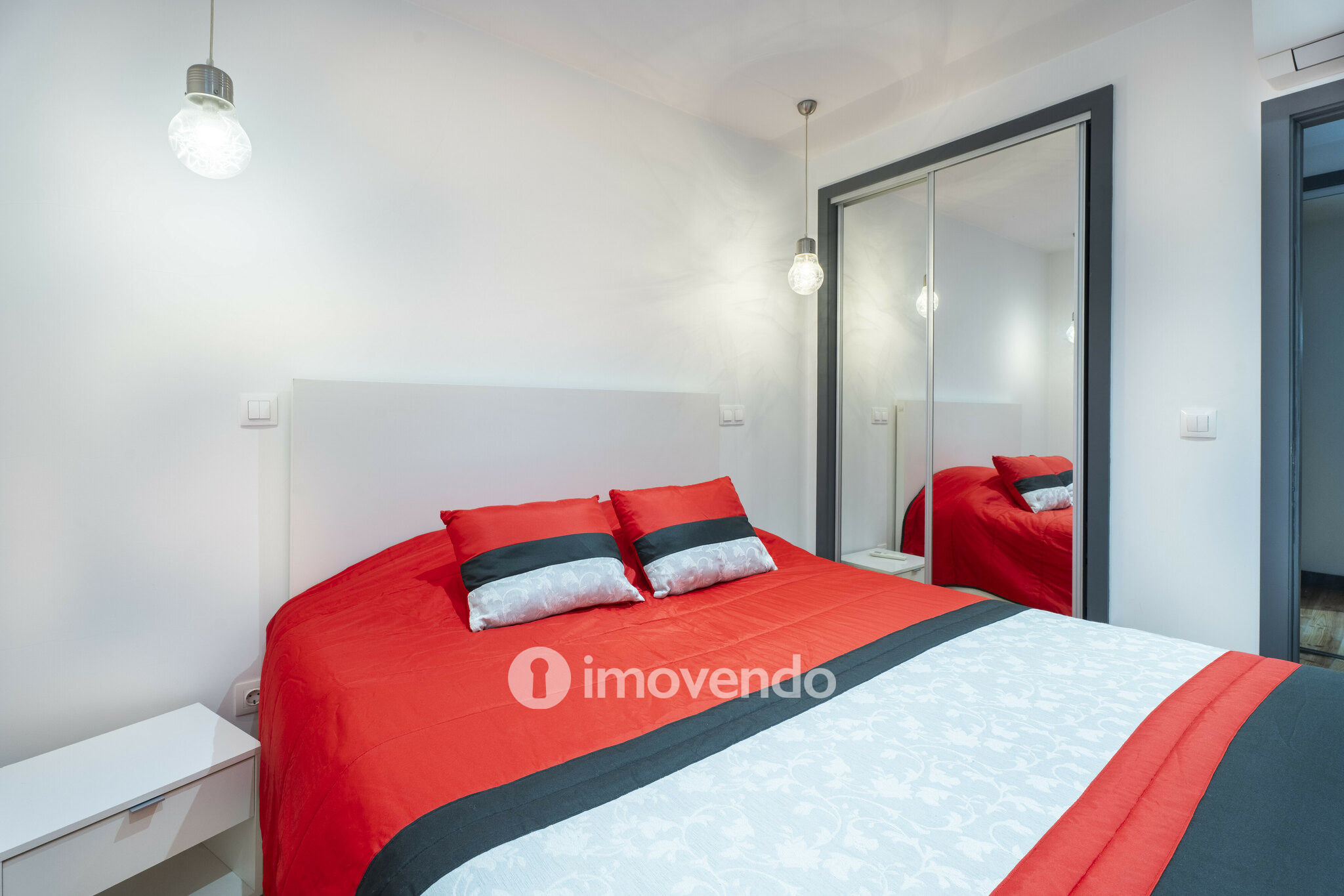 Apartamento T2 totalmente remodelado, no centro do Porto