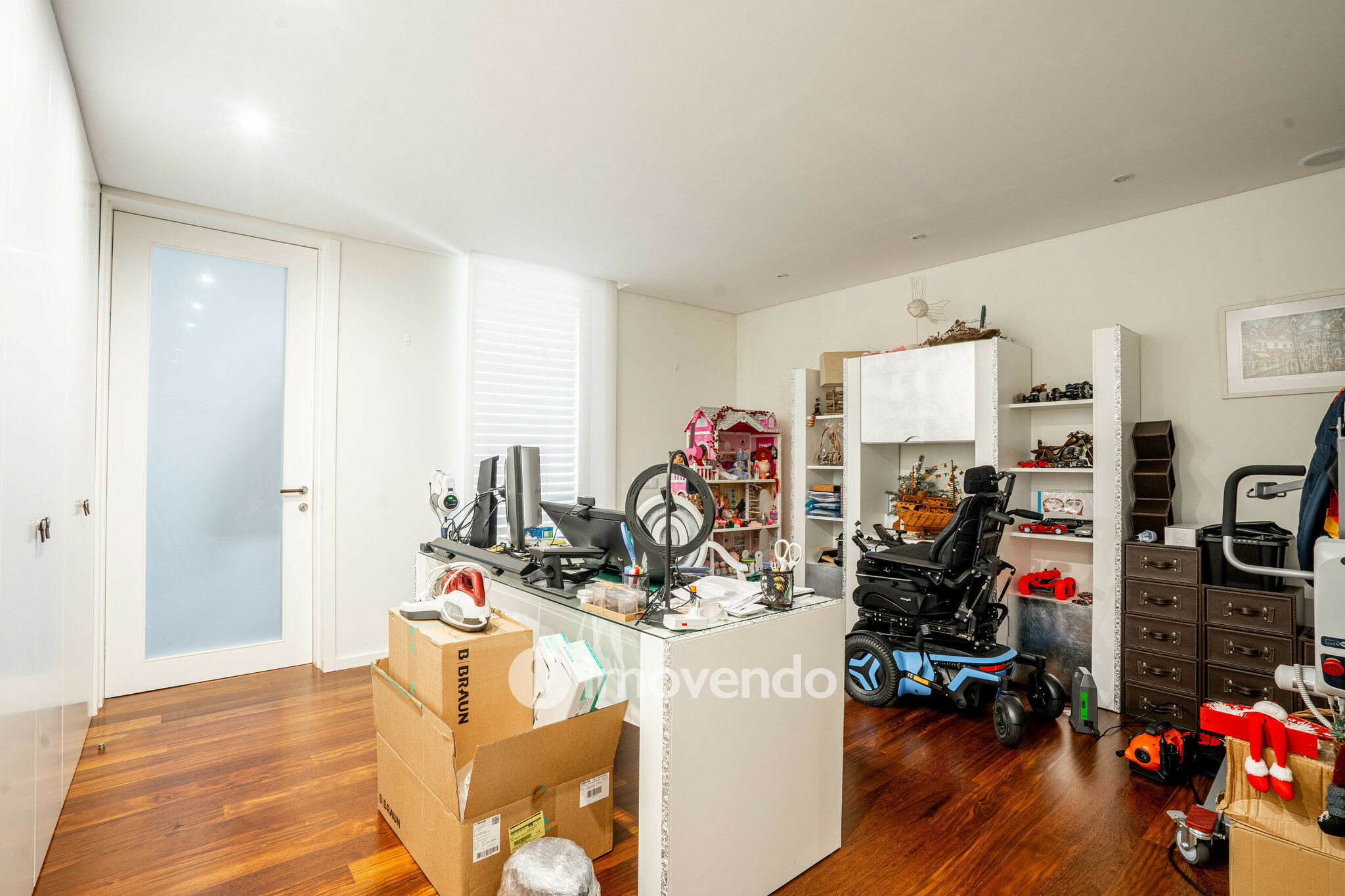 Moradia T4 de luxo, com piscina salinizada e aquecida, na Madalena