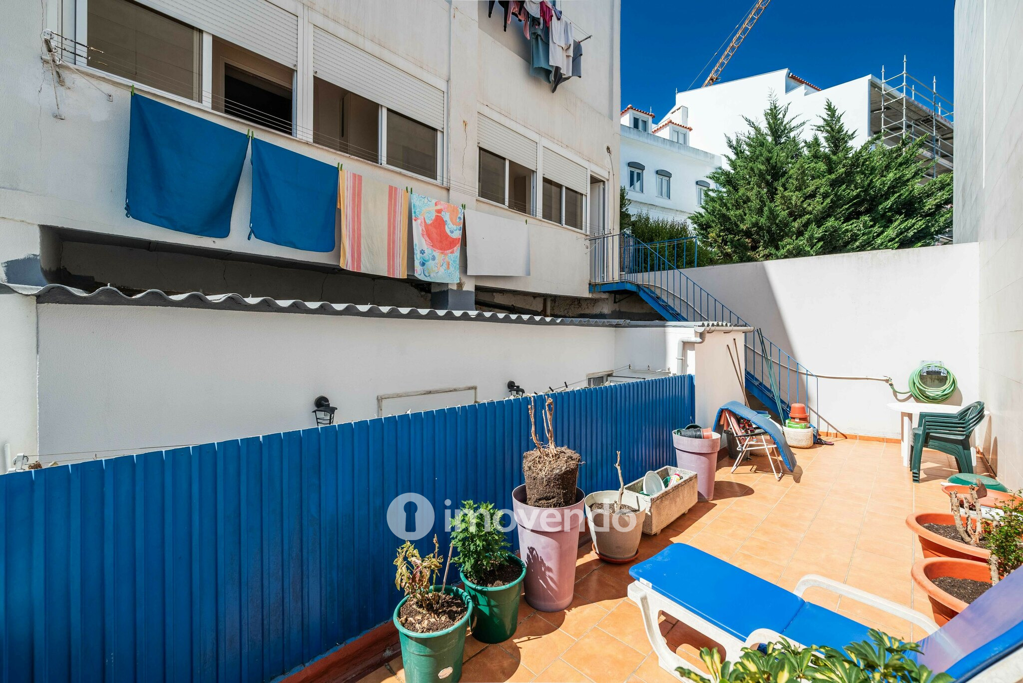 Apartamento T2 premium, com garagem e logradouro, na Estrela