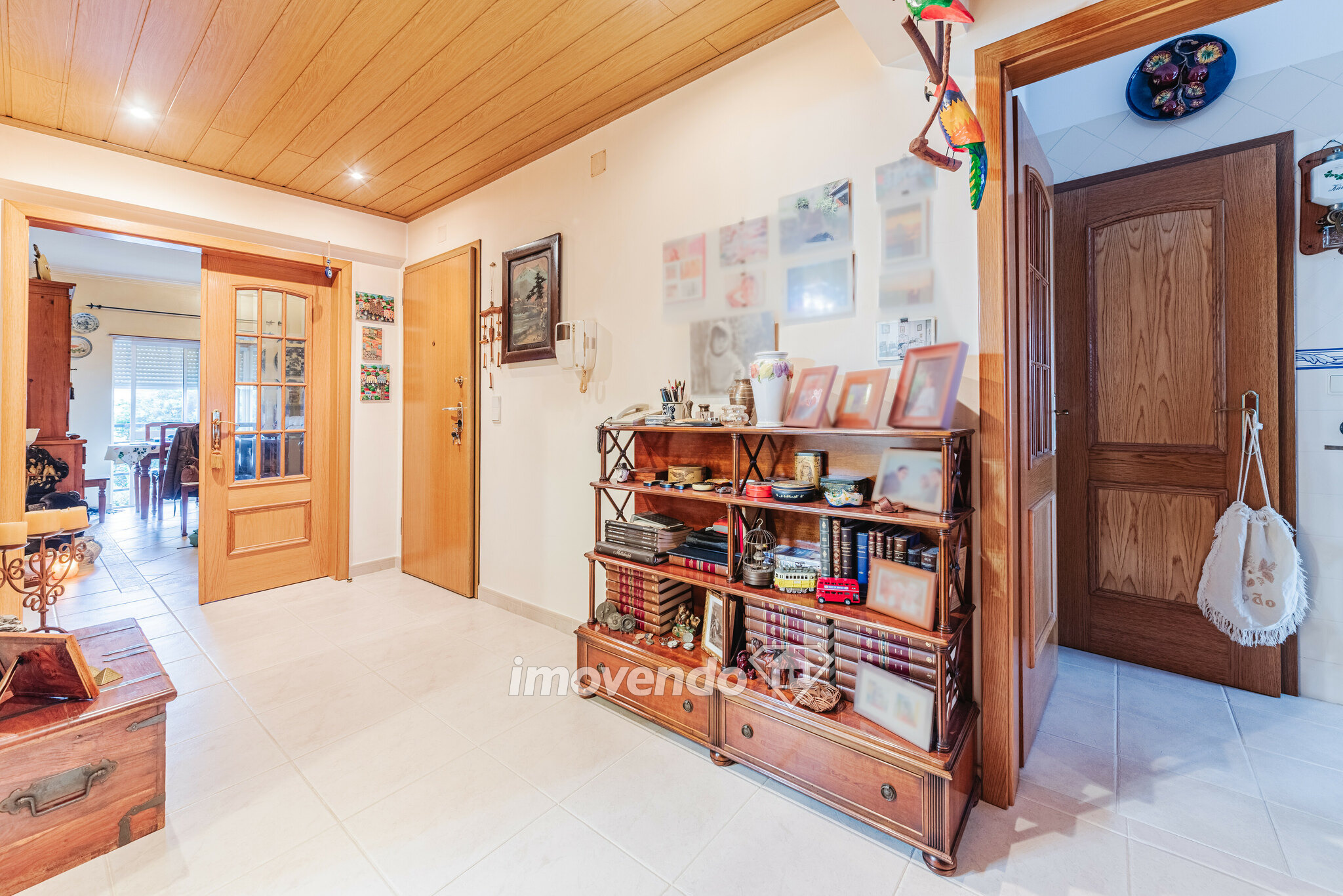 Apartamento T3, com áreas generosas e cozinha equipada, em Alcochete