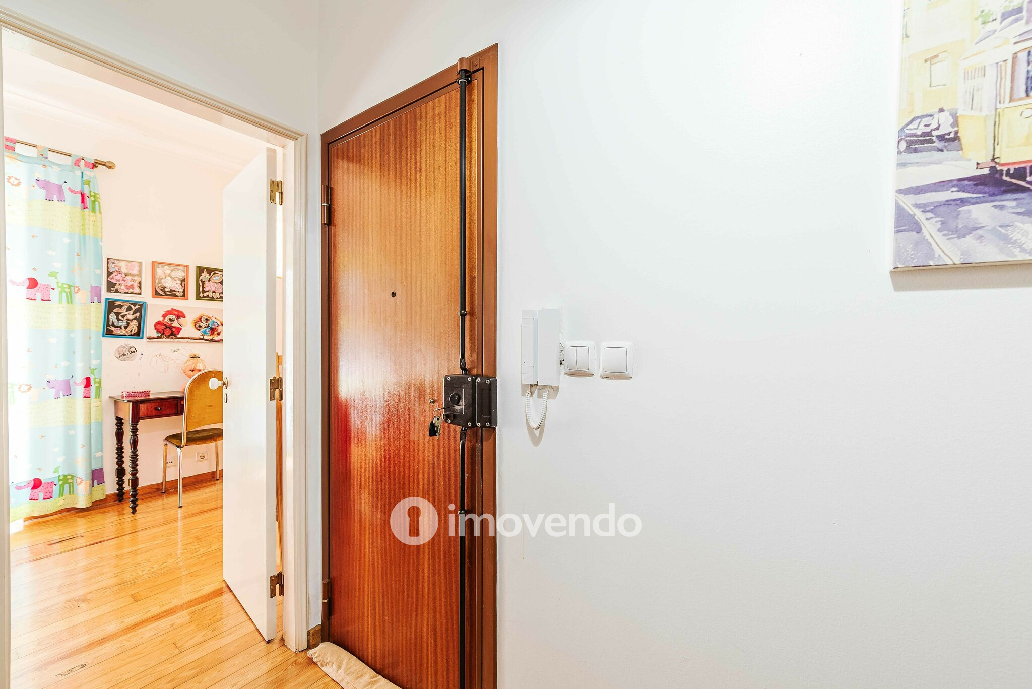 Apartamento T2 premium, com garagem e logradouro, na Estrela