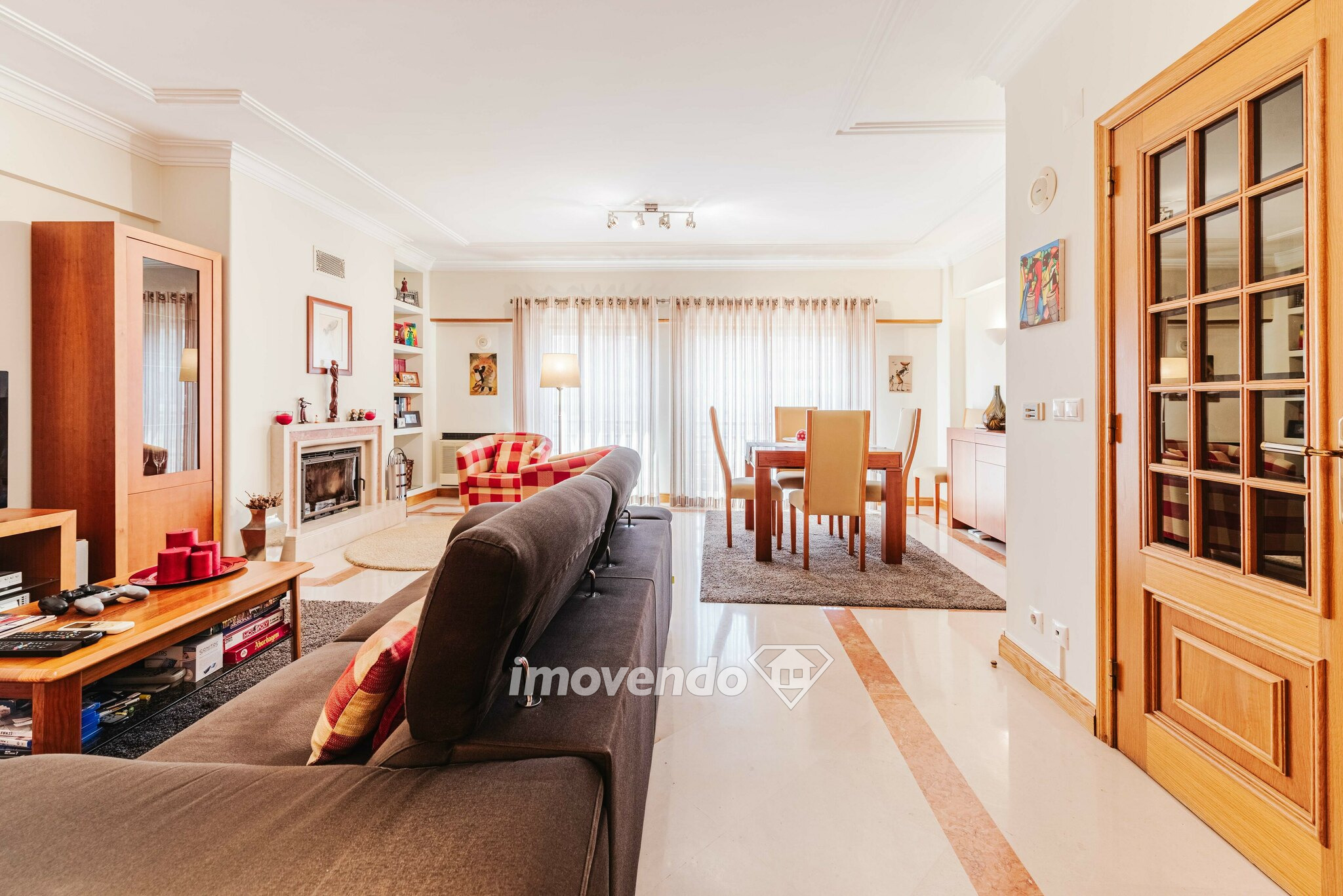 Apartamento T3 exclusivo, com estacionamento, na Quinta do Lambert