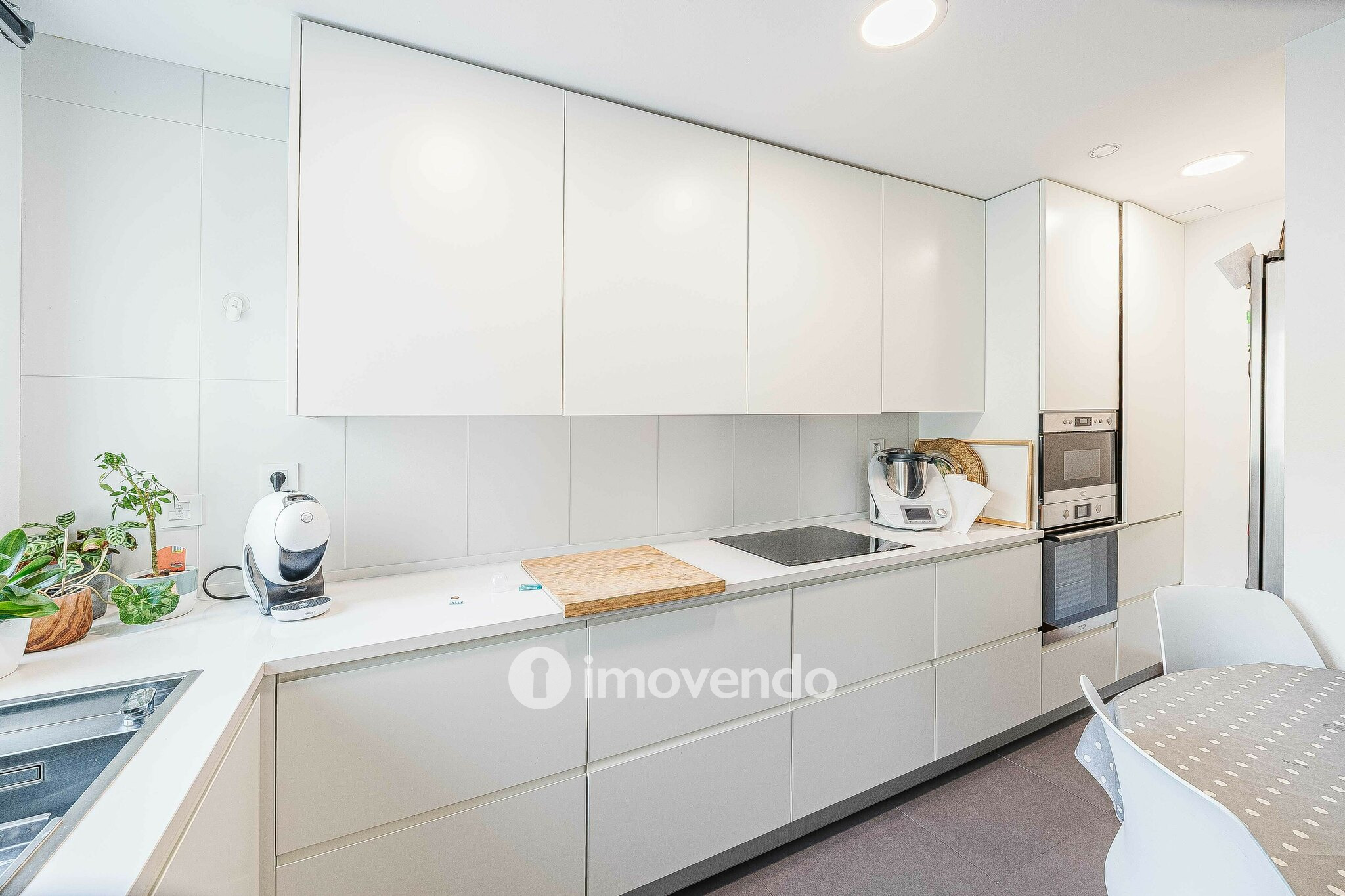 Apartamento T2 exclusivo, com estacionamento, no Parque das Nações