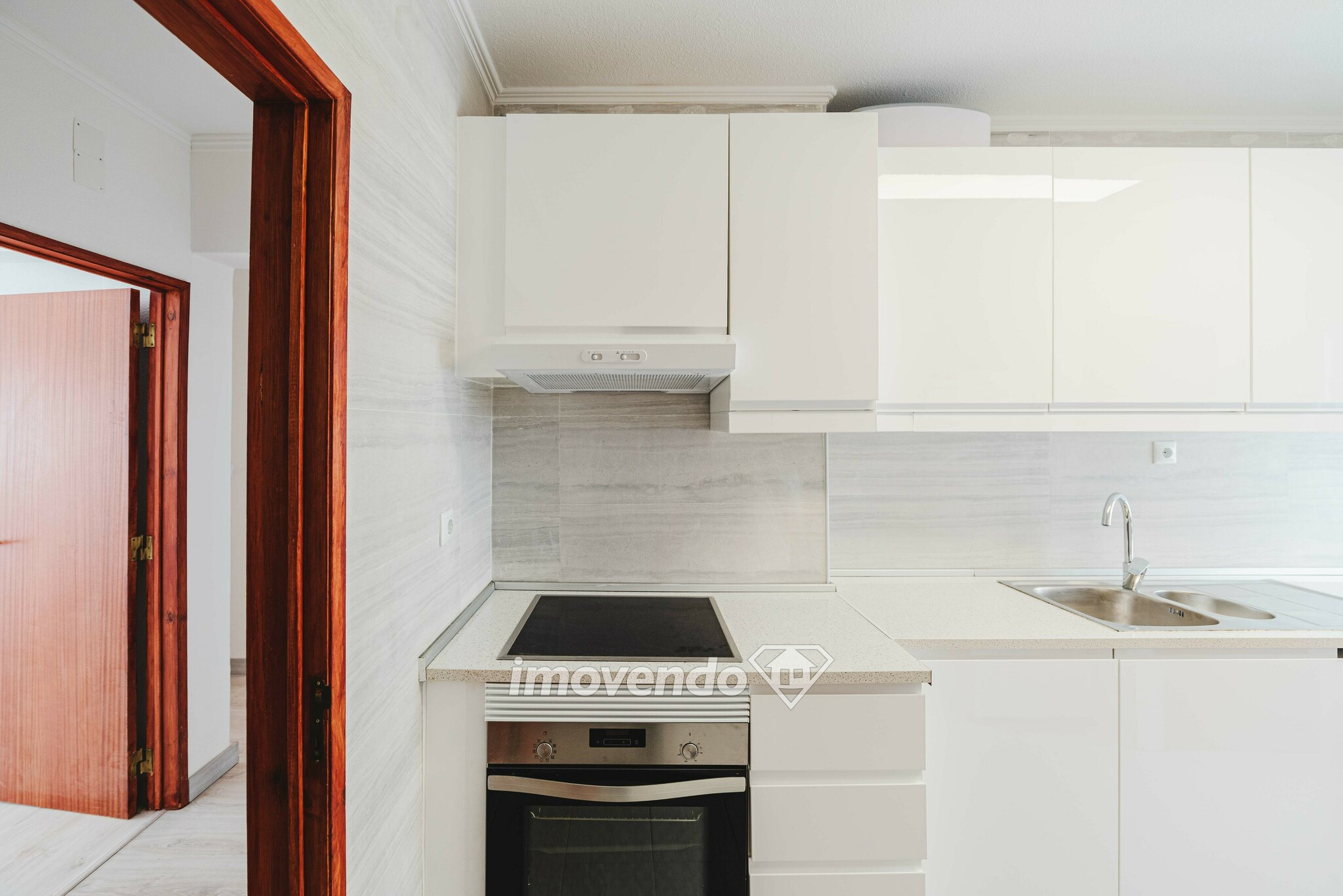 Apartamento T2 pronto a habitar, com cozinha equipada, em Odivelas