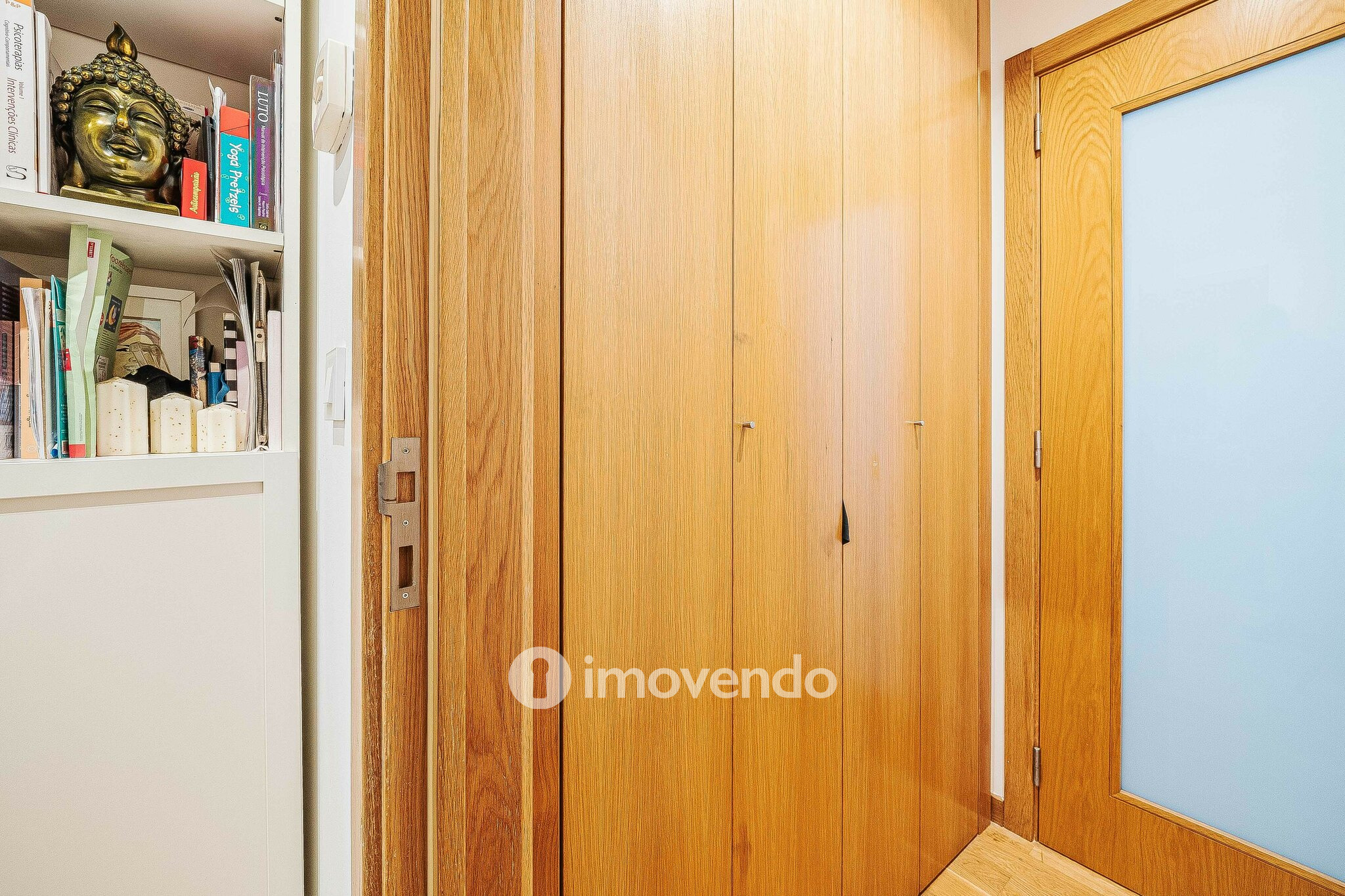 Apartamento T2 exclusivo, com estacionamento, no Parque das Nações