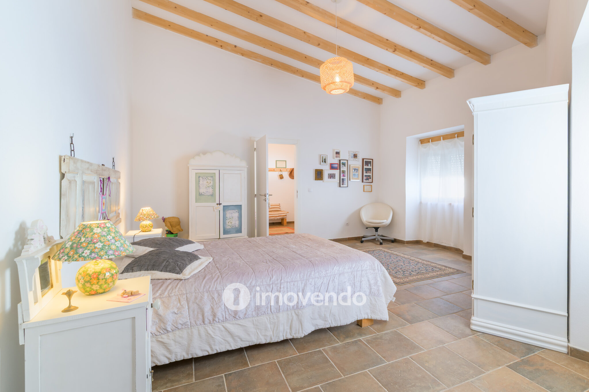 Moradia T3 com cozinha equipada, no centro da paisagem Alentejana