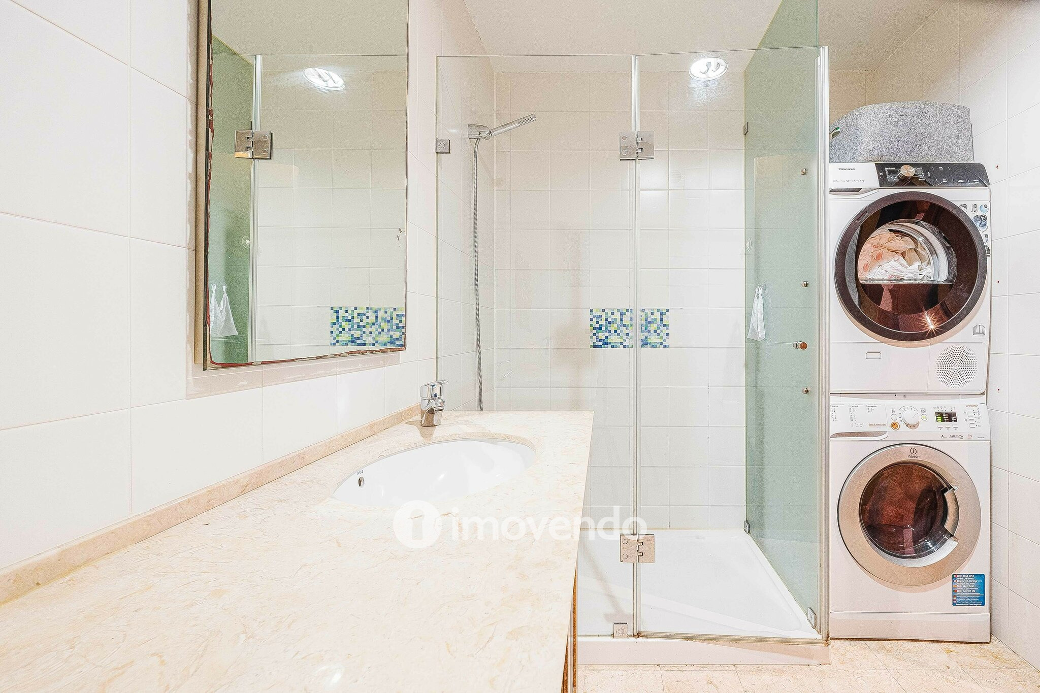 Apartamento T2 exclusivo, com estacionamento, no Parque das Nações