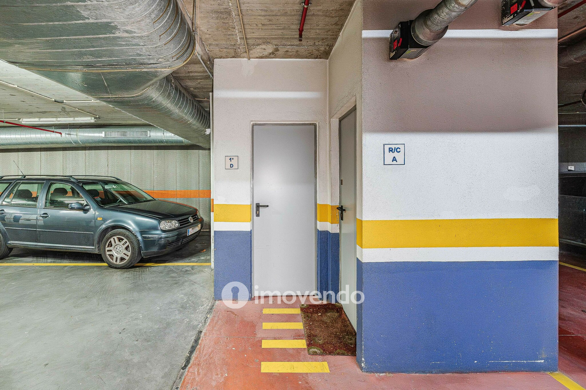Apartamento T2 exclusivo, com estacionamento, no Parque das Nações
