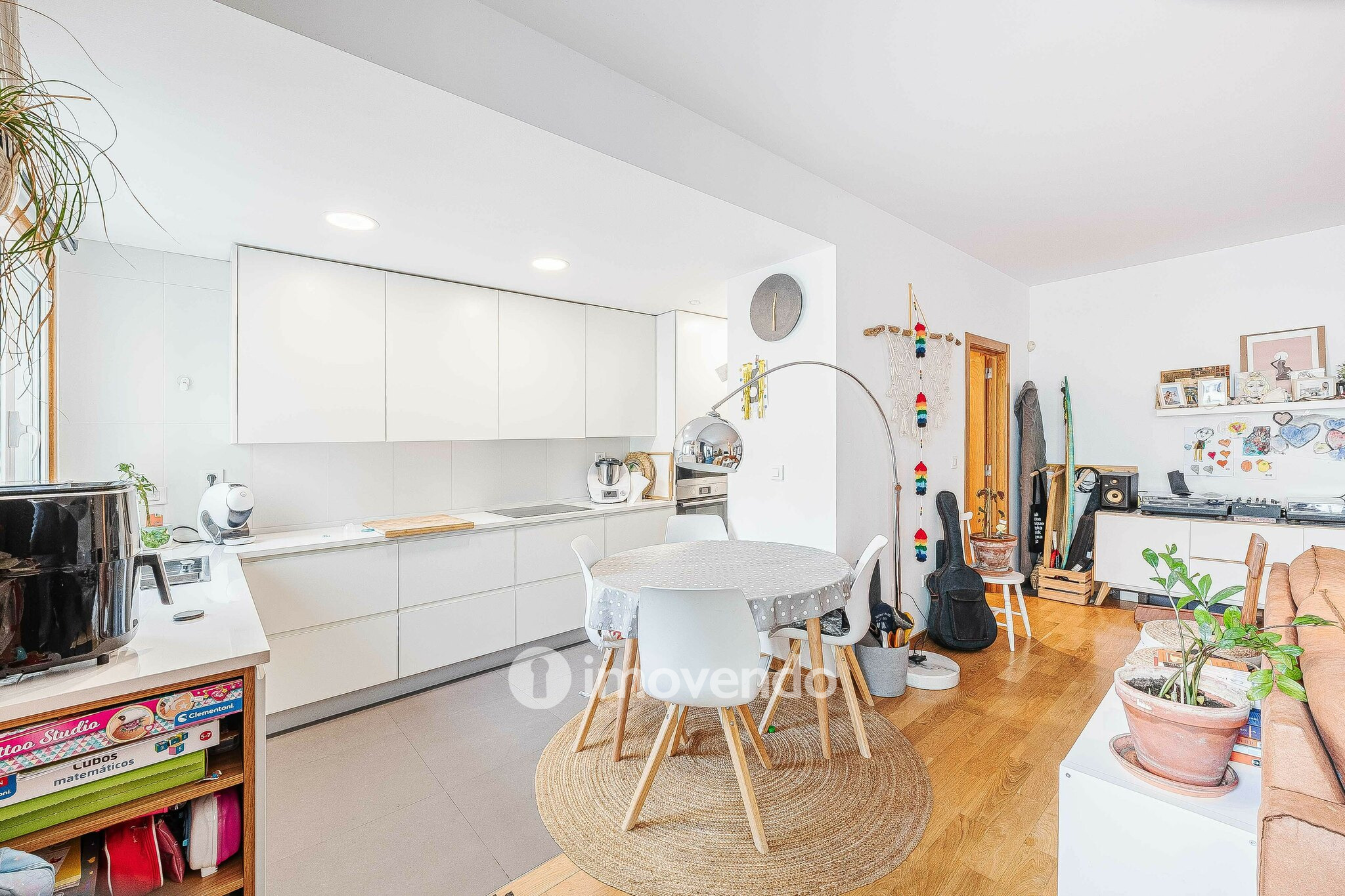 Apartamento T2 exclusivo, com estacionamento, no Parque das Nações