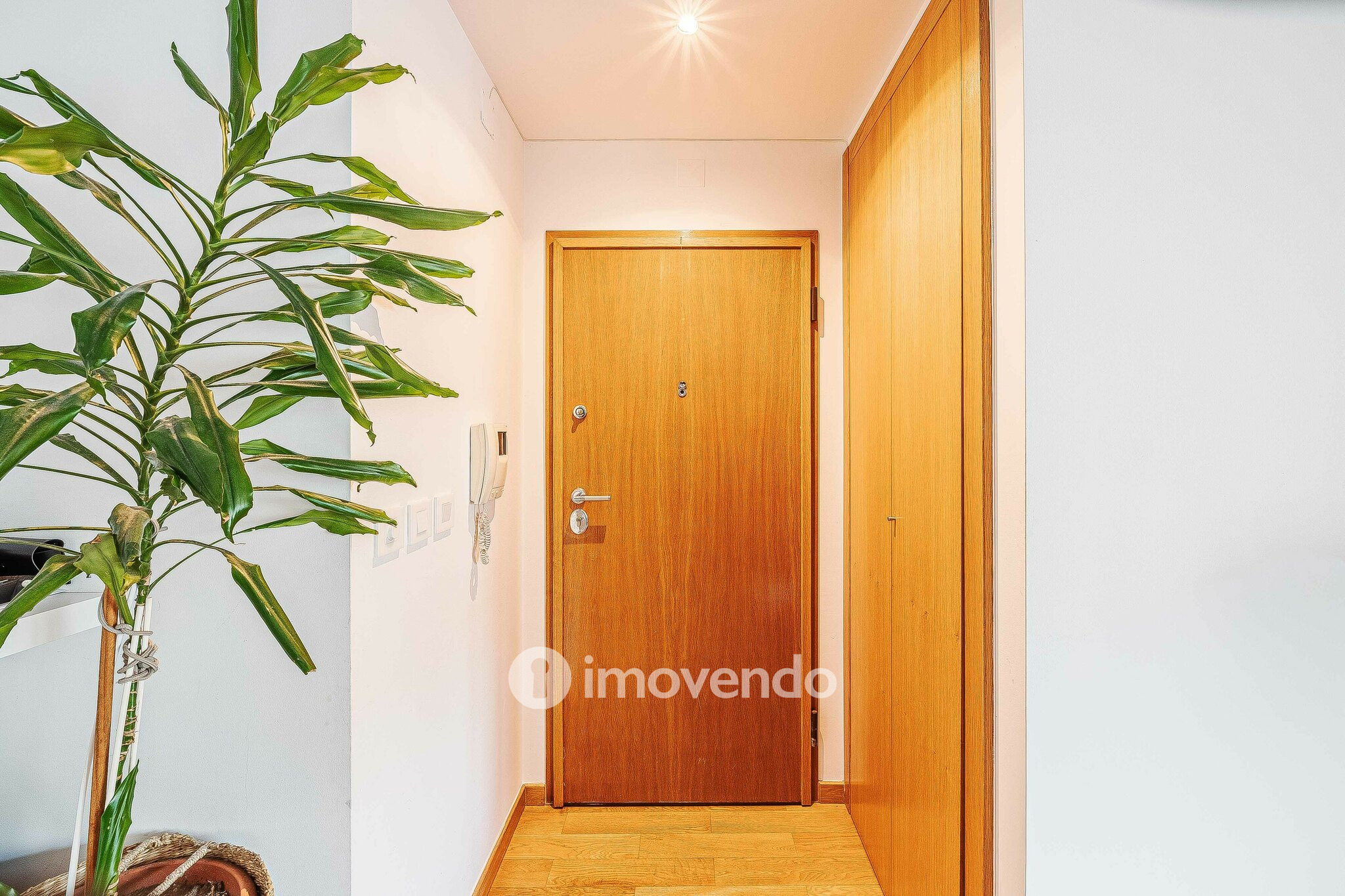 Apartamento T2 exclusivo, com estacionamento, no Parque das Nações