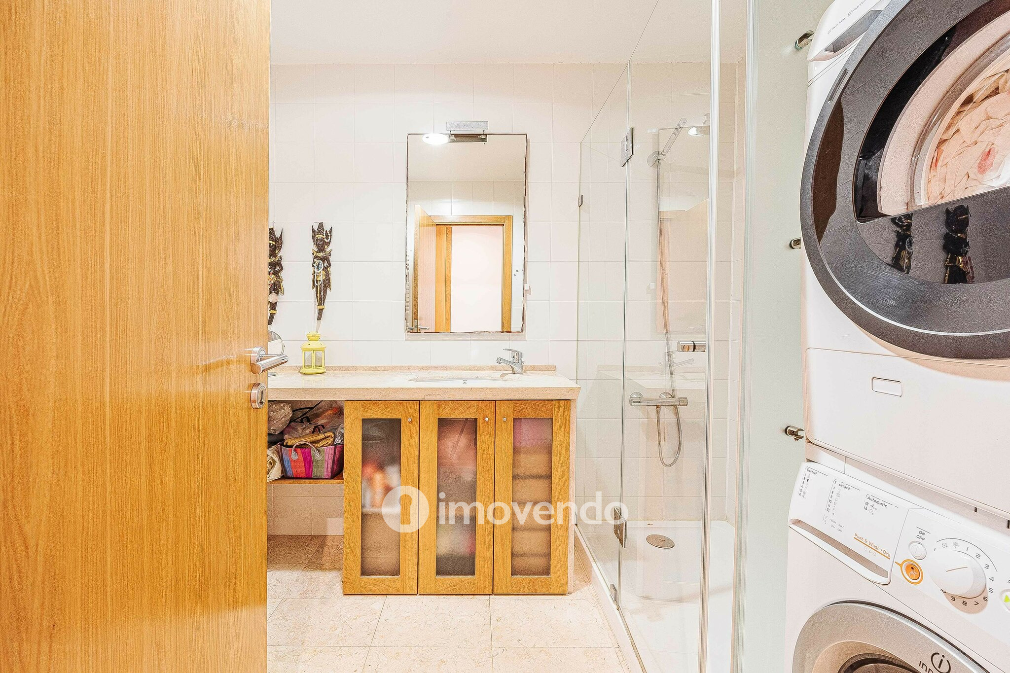 Apartamento T2 exclusivo, com estacionamento, no Parque das Nações