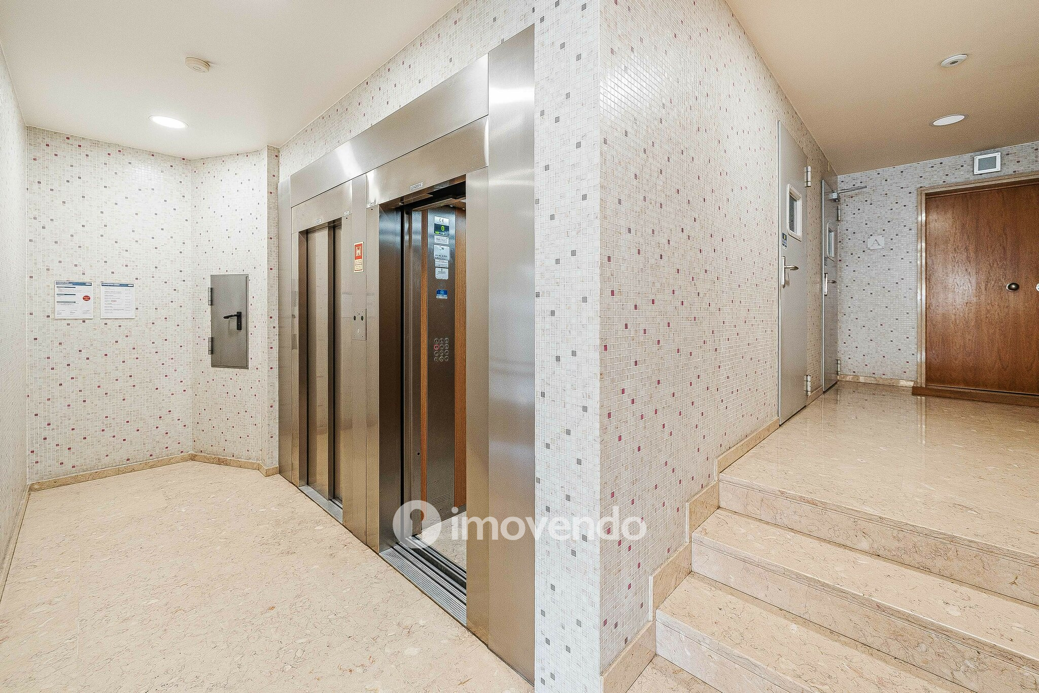 Apartamento T2 exclusivo, com estacionamento, no Parque das Nações