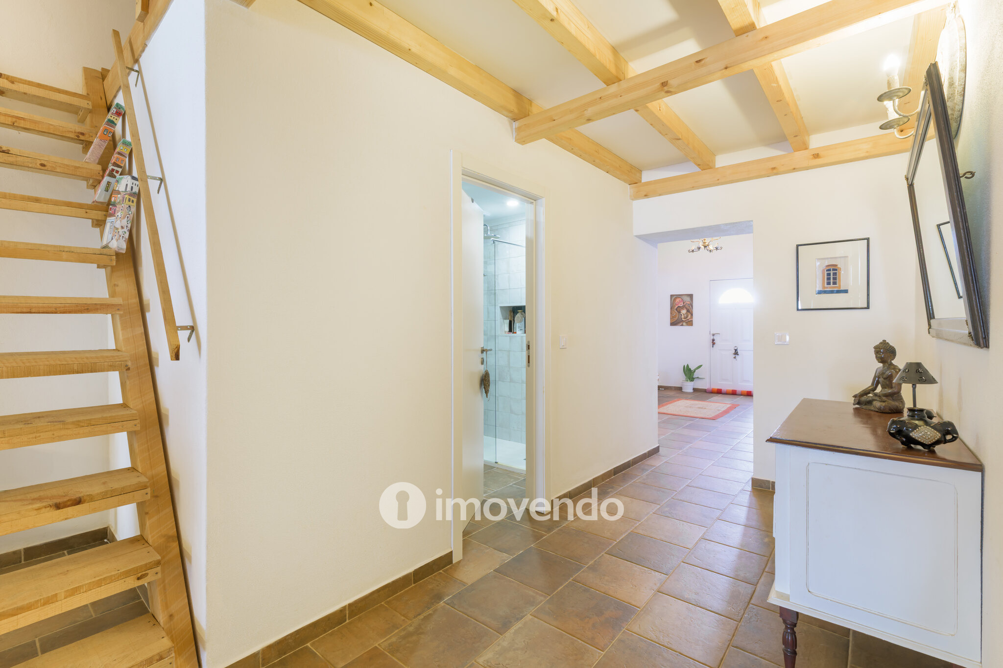 Moradia T3 com cozinha equipada, no centro da paisagem Alentejana