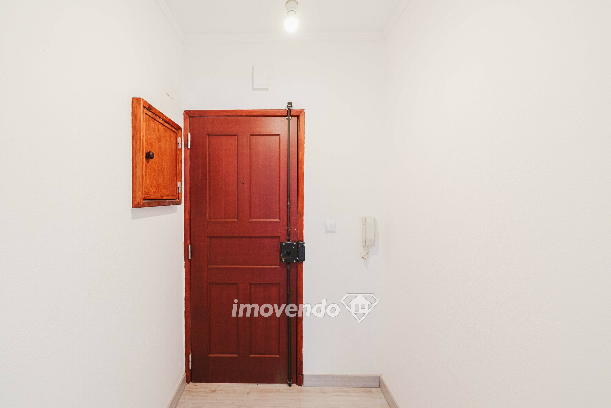 Apartamento T2 pronto a habitar, com cozinha equipada, em Odivelas