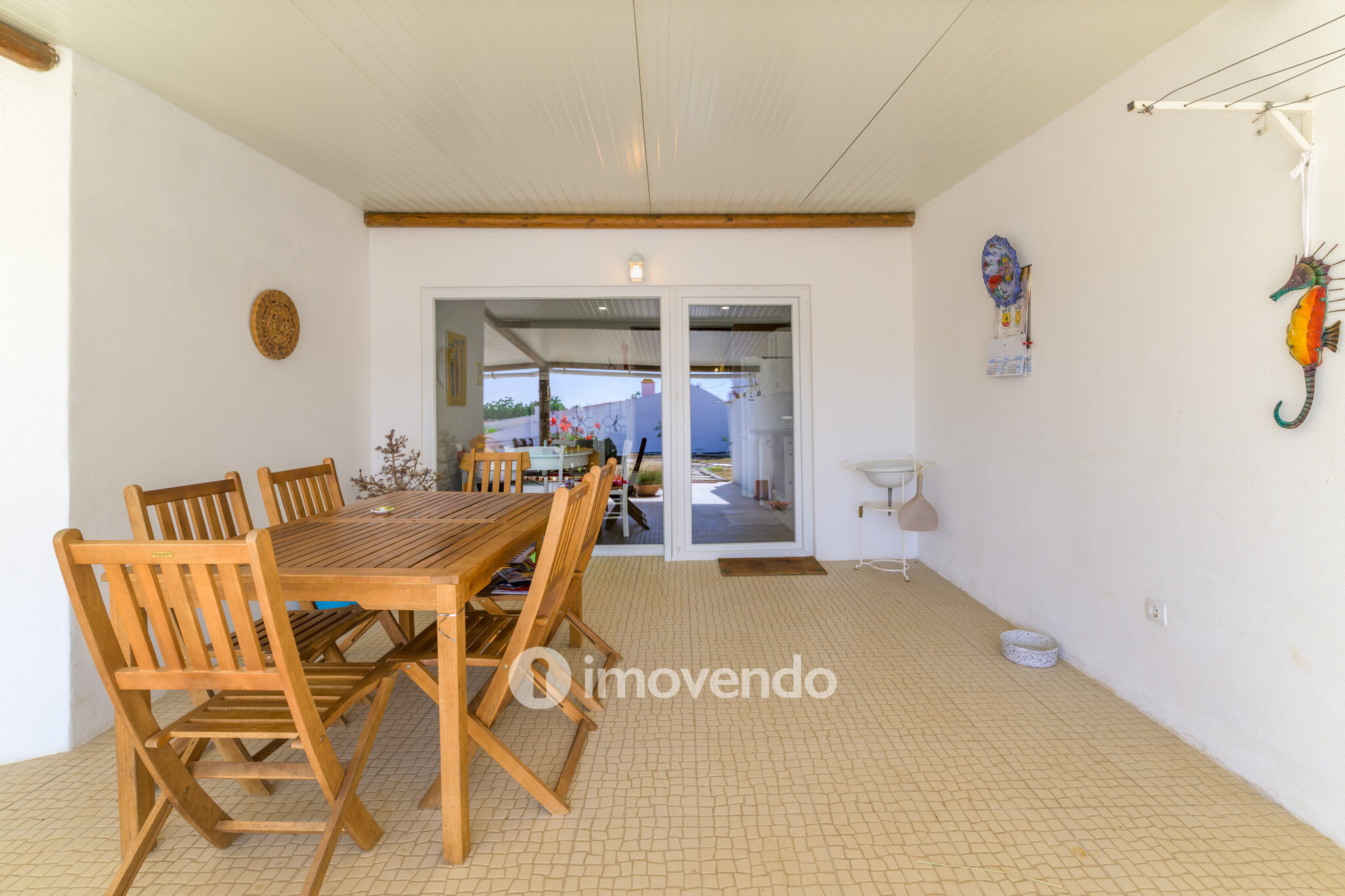 Moradia T3 com cozinha equipada, no centro da paisagem Alentejana