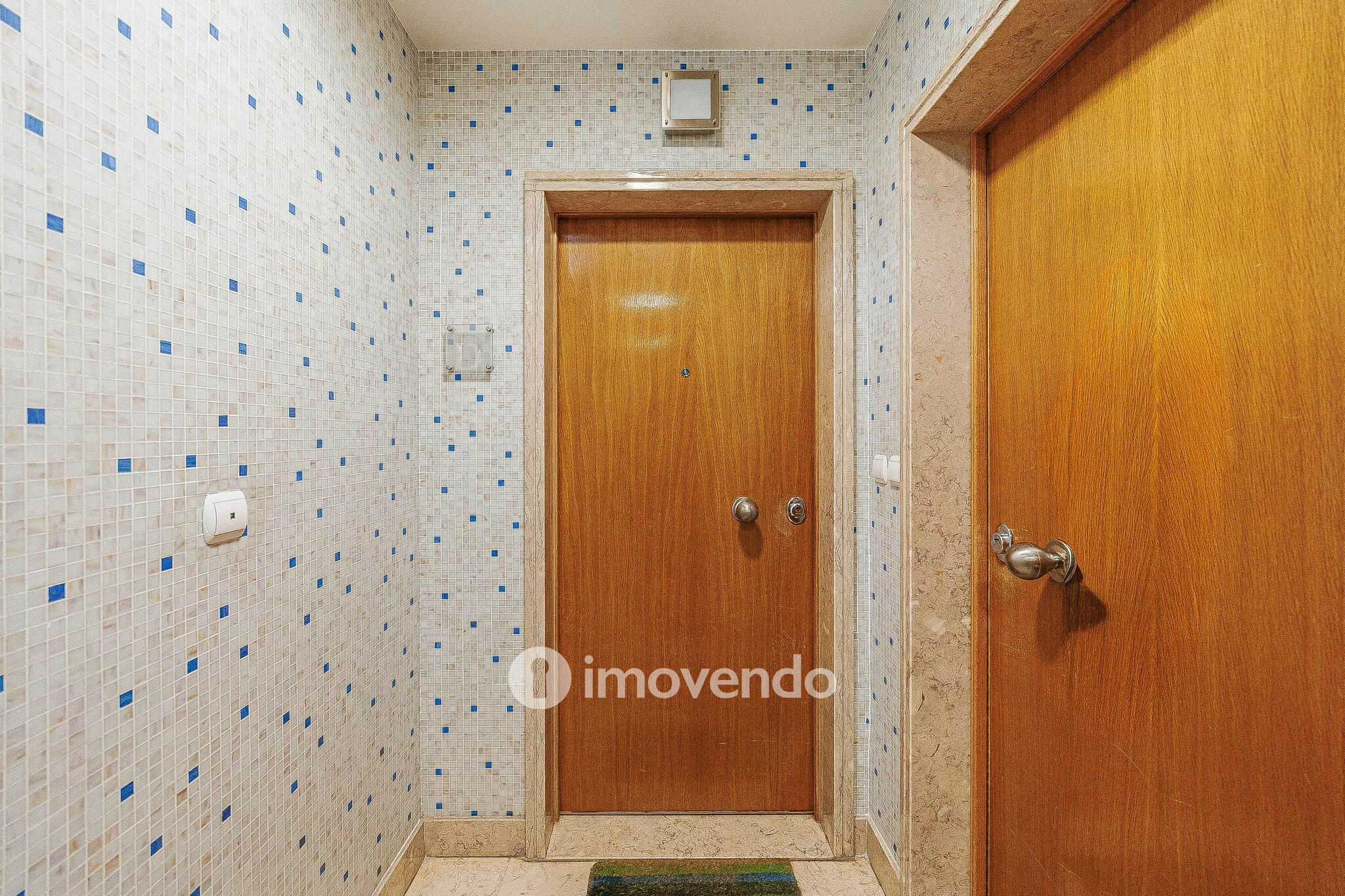 Apartamento T2 exclusivo, com estacionamento, no Parque das Nações