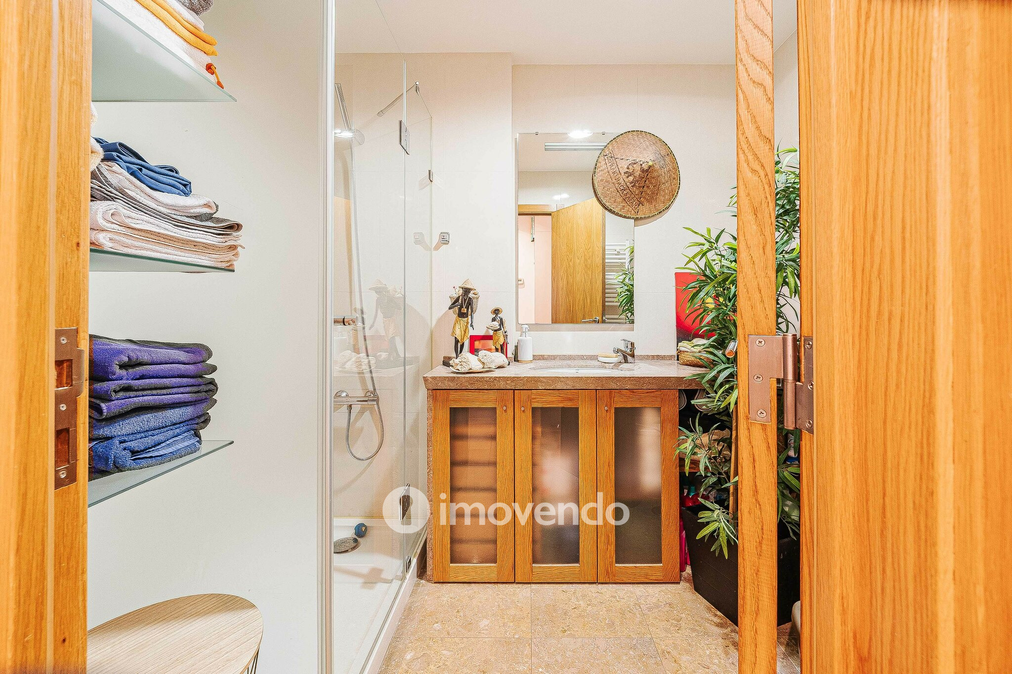 Apartamento T2 exclusivo, com estacionamento, no Parque das Nações