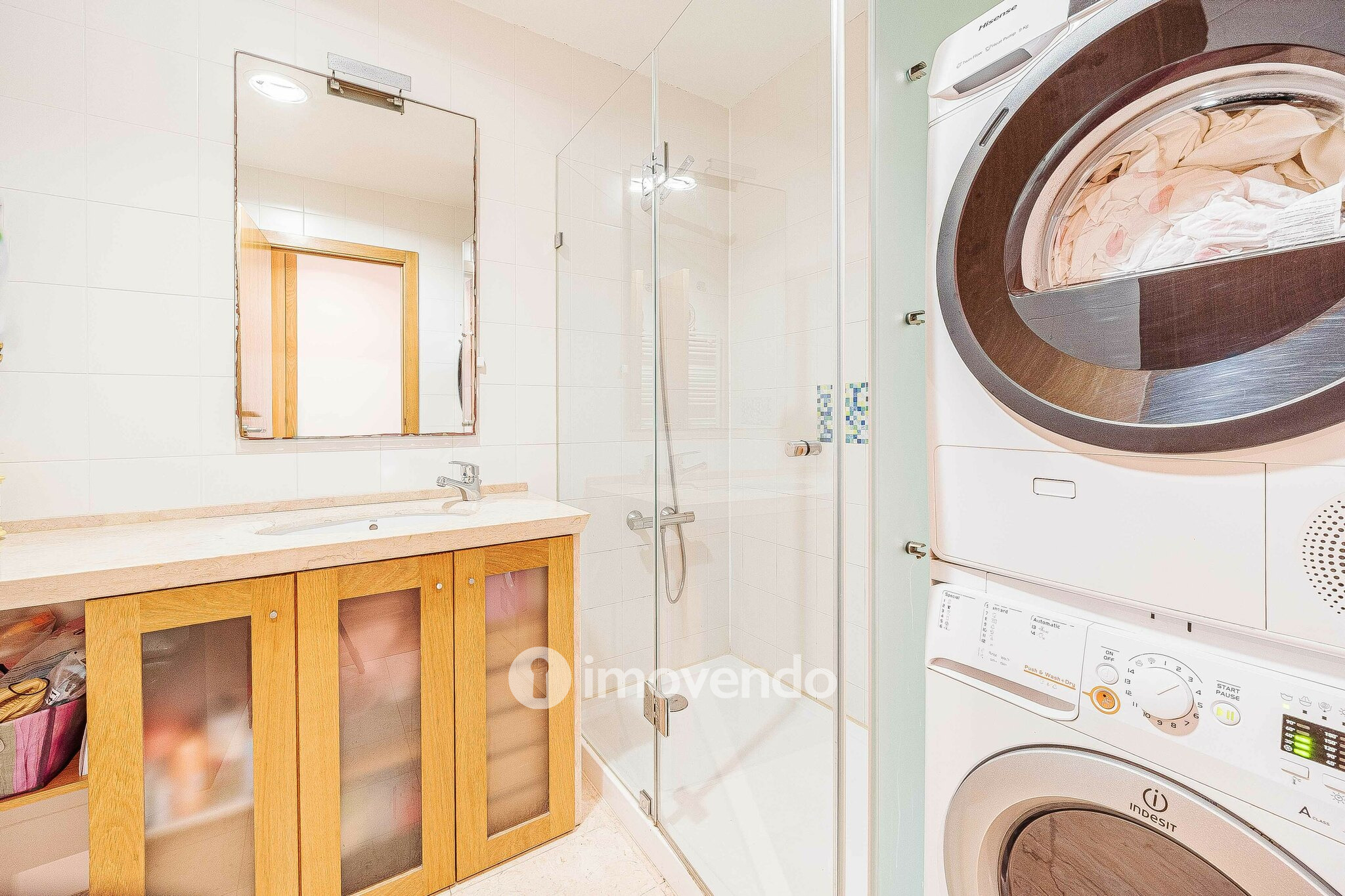 Apartamento T2 exclusivo, com estacionamento, no Parque das Nações