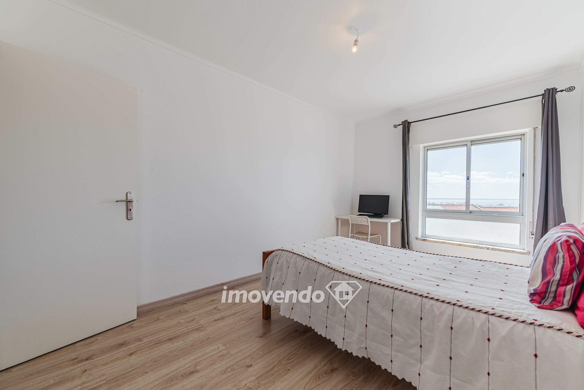 Apartamento T3 com vista rio, na Póvoa de Santa Iria
