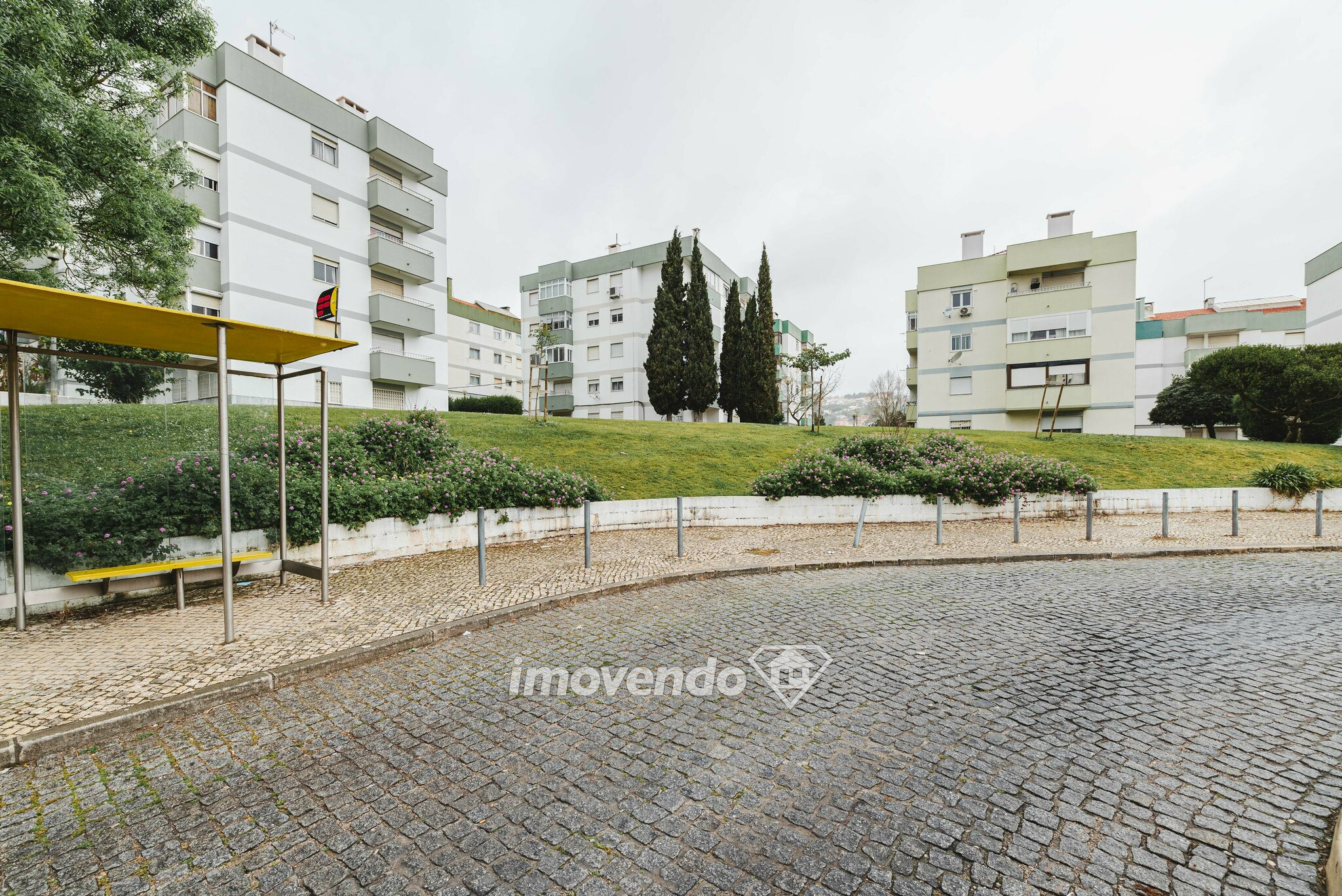 Apartamento T2 pronto a habitar, com cozinha equipada, em Odivelas