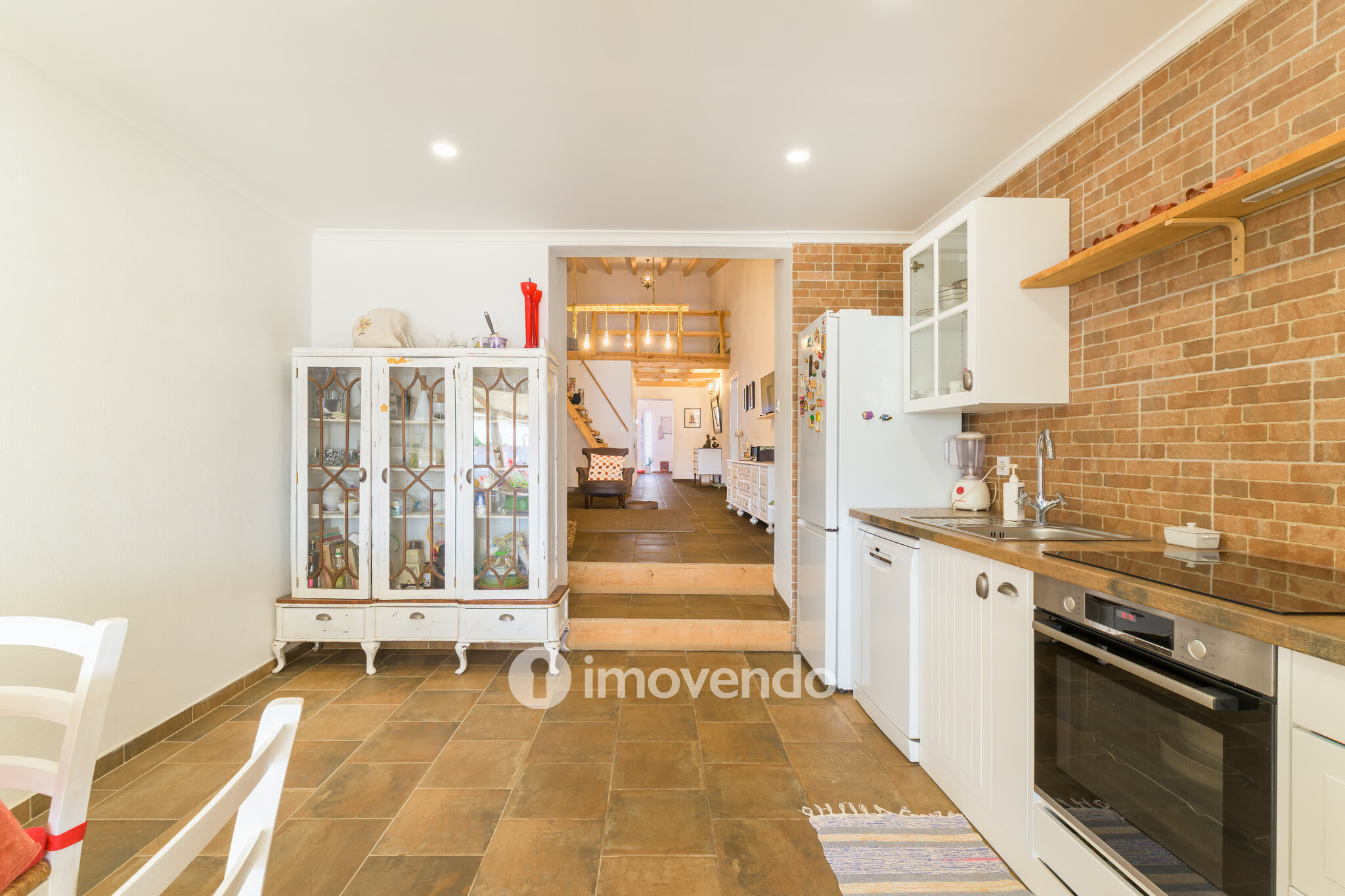 Moradia T3 com cozinha equipada, no centro da paisagem Alentejana