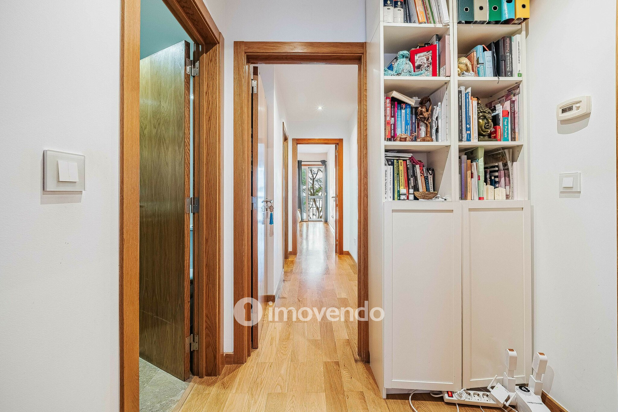 Apartamento T2 exclusivo, com estacionamento, no Parque das Nações