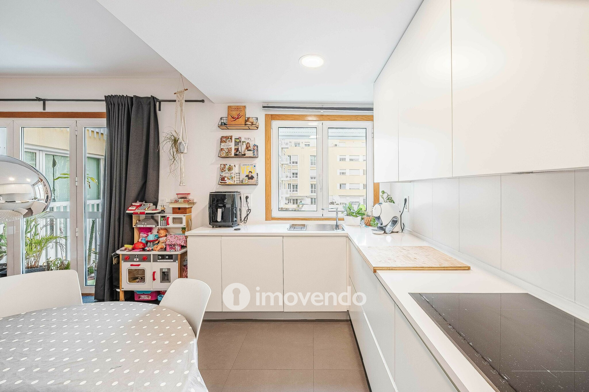 Apartamento T2 exclusivo, com estacionamento, no Parque das Nações