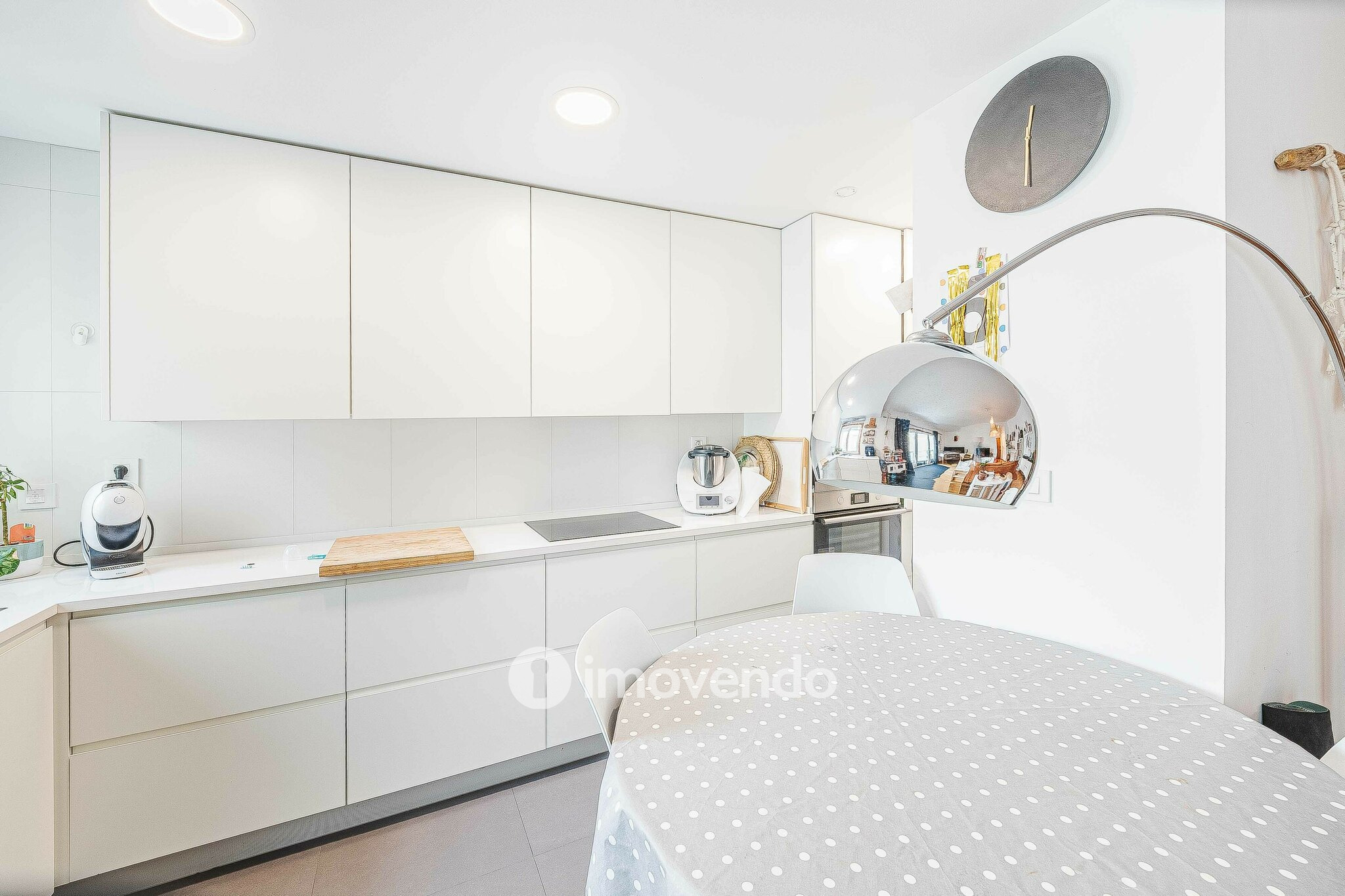 Apartamento T2 exclusivo, com estacionamento, no Parque das Nações