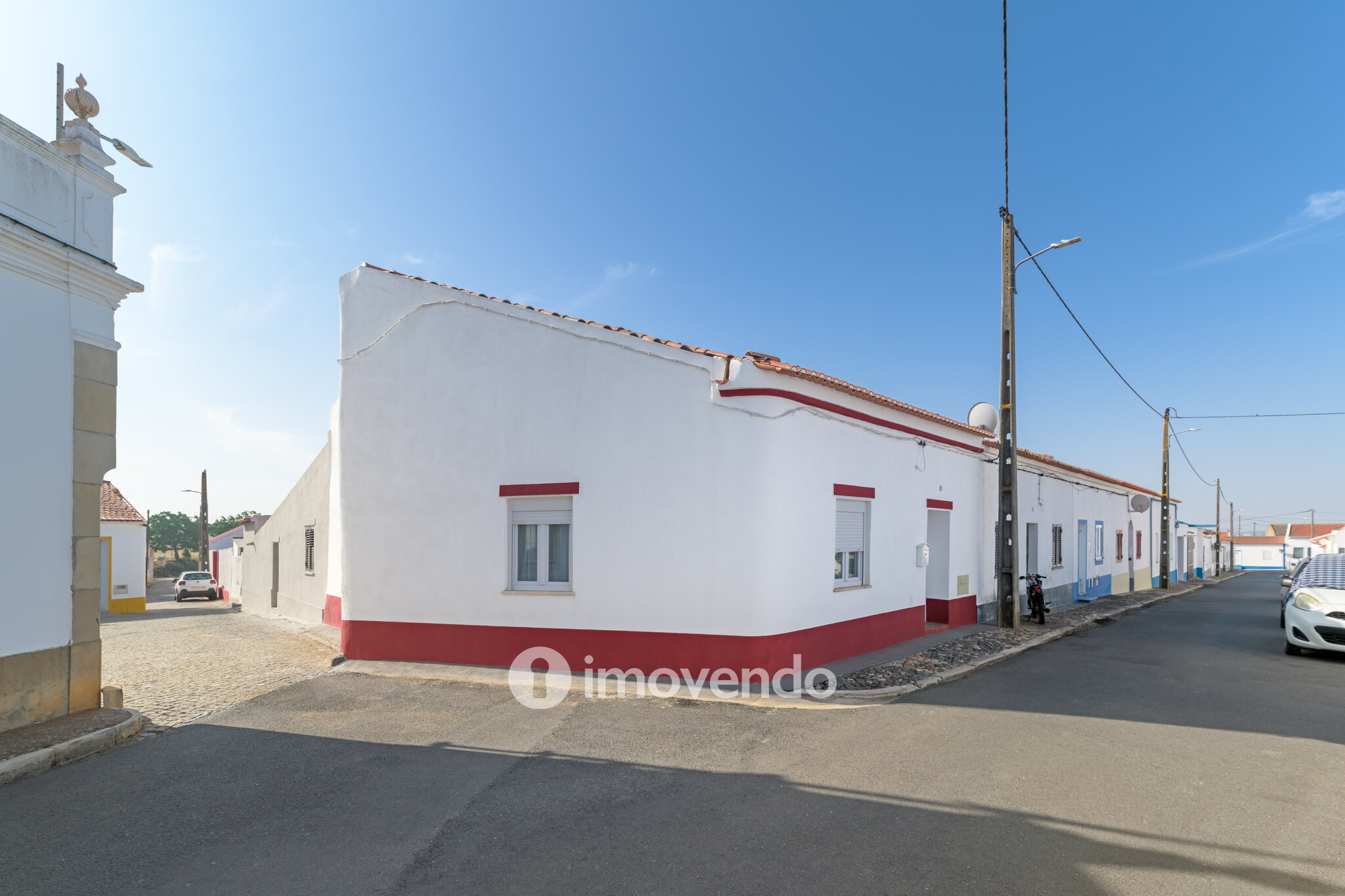 Moradia T3 com cozinha equipada, no centro da paisagem Alentejana