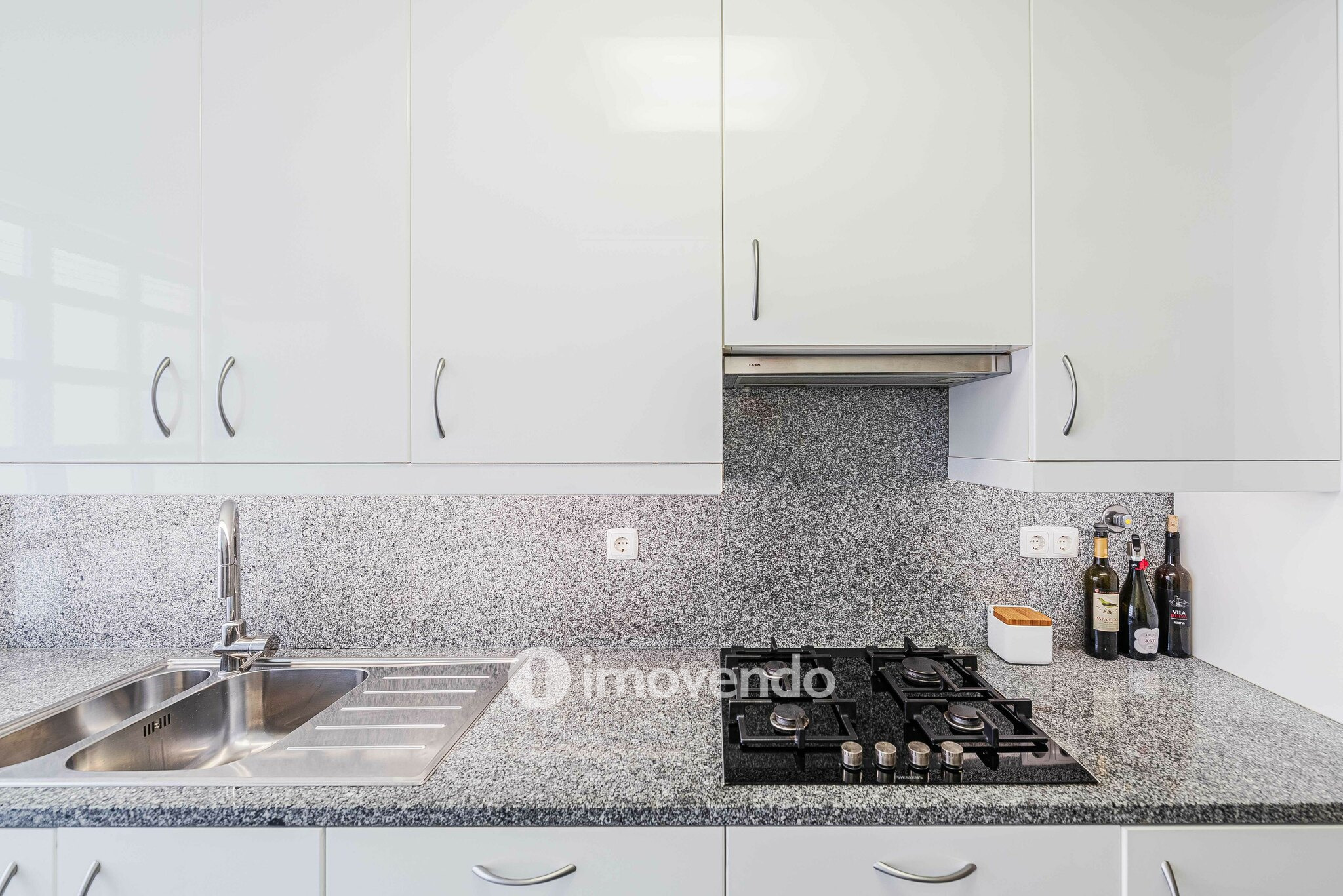 Apartamento T3 exclusivo, com garagem e vista mar, na Parede