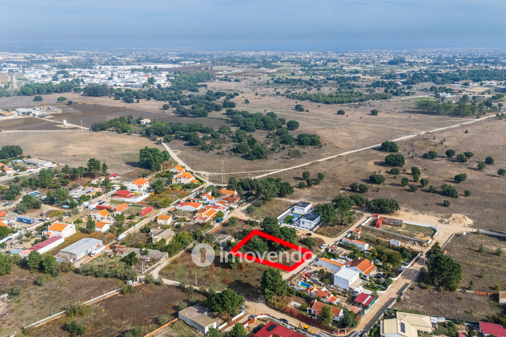 Terreno urbanizável em Palmela, 814 m² e 200 m² para construir