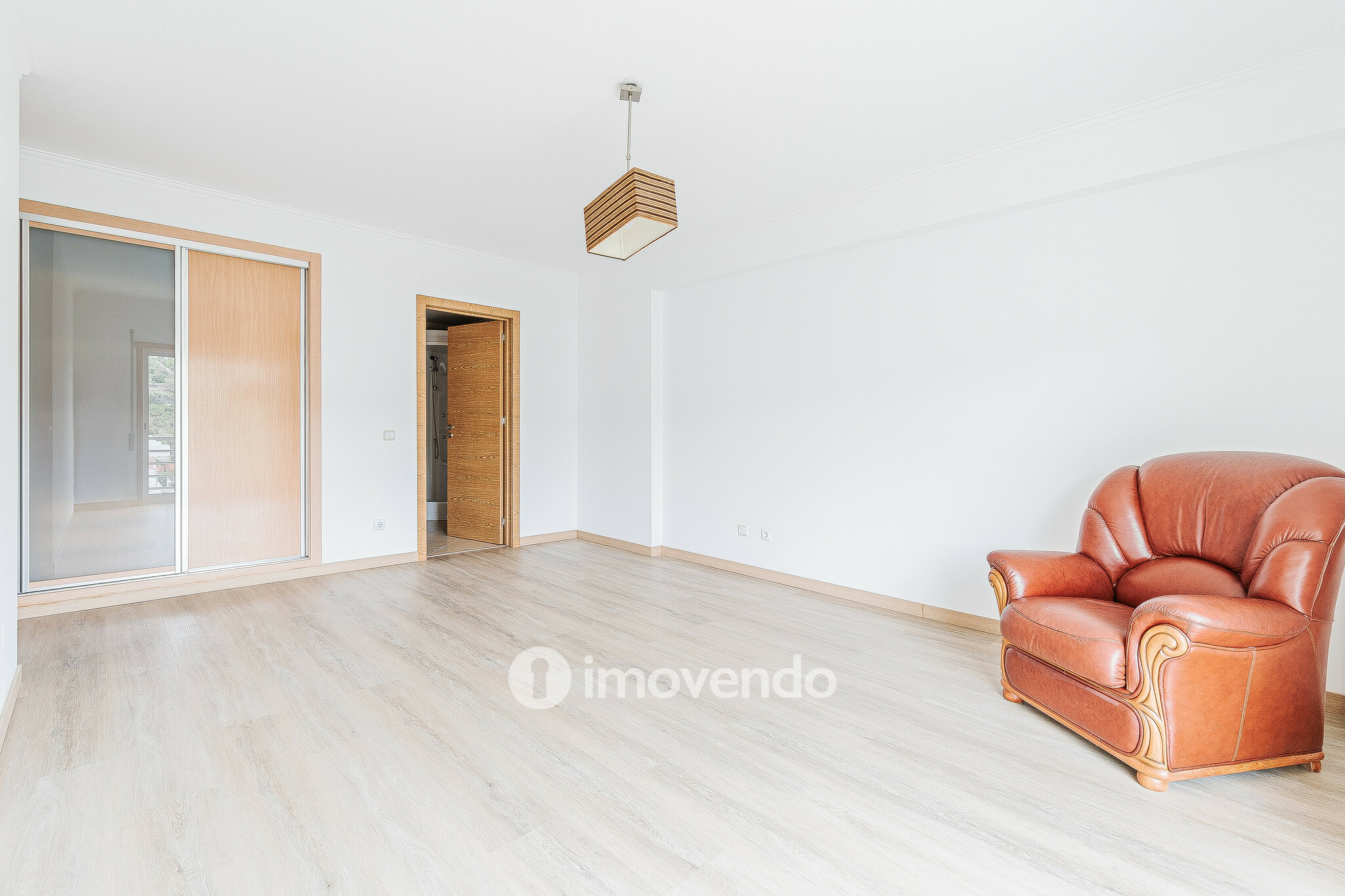 Apartamento T3 com estacionamento em S. João dos Montes