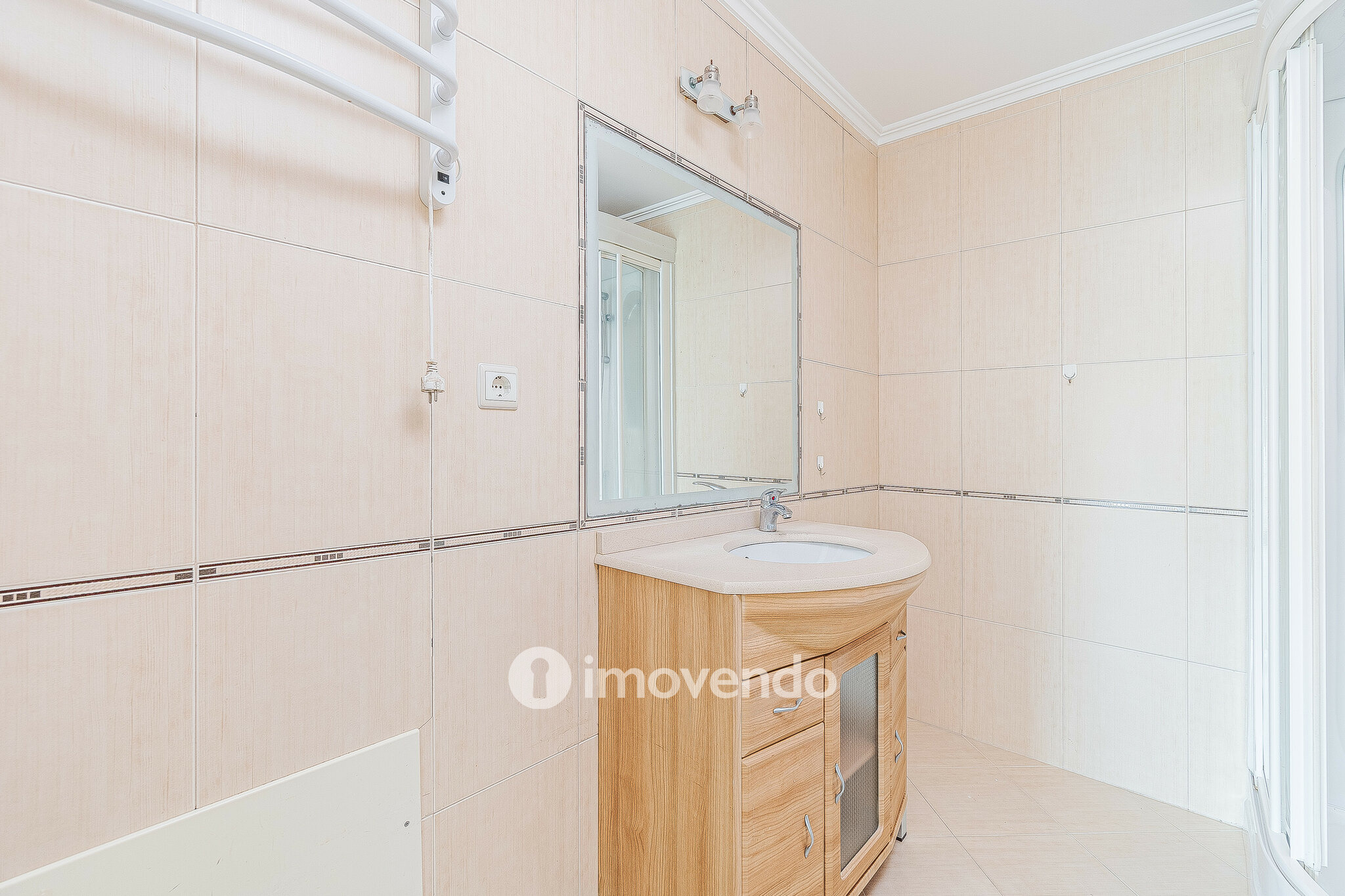 Apartamento T3 com estacionamento em S. João dos Montes