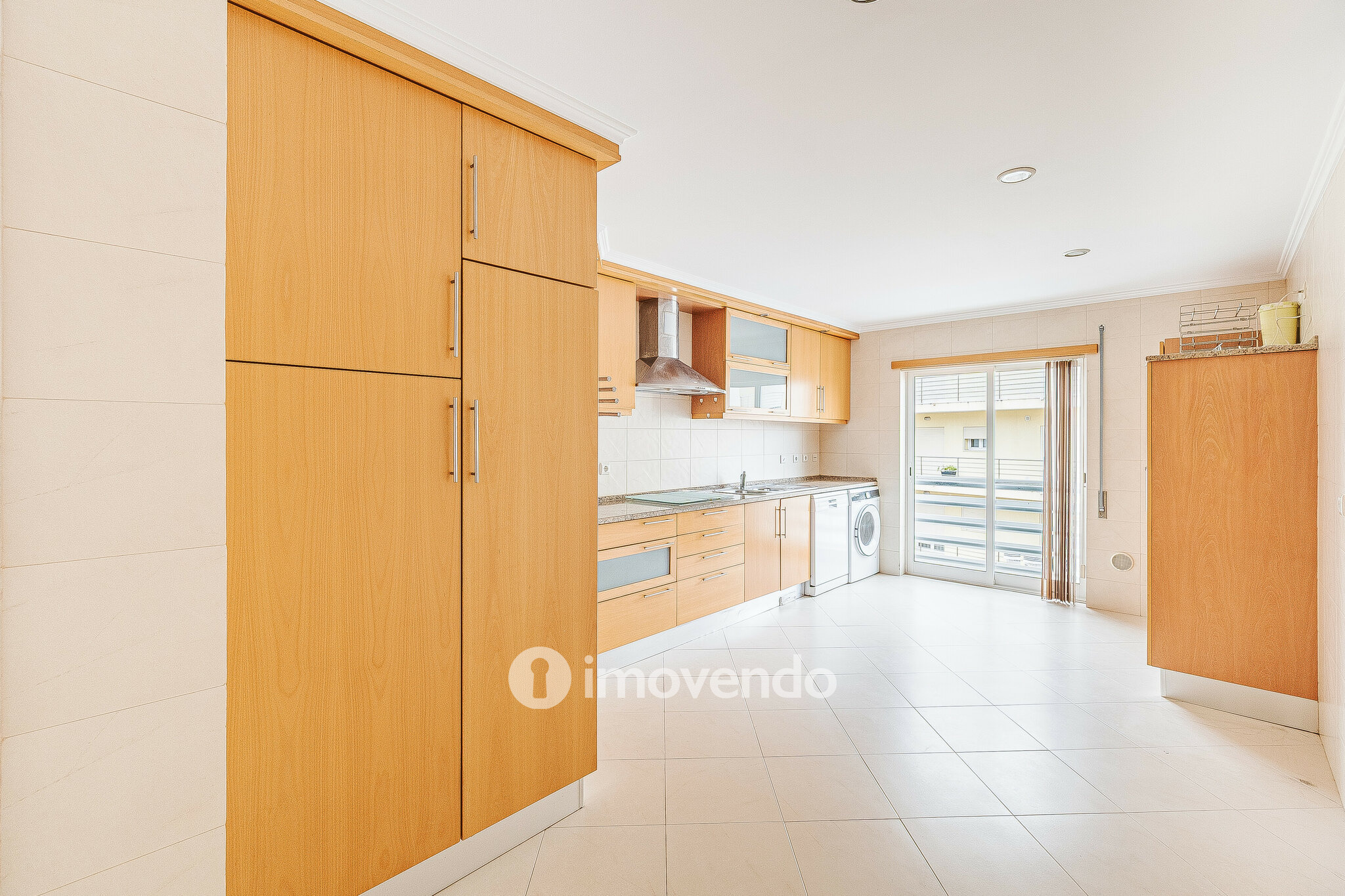 Apartamento T3 com estacionamento em S. João dos Montes