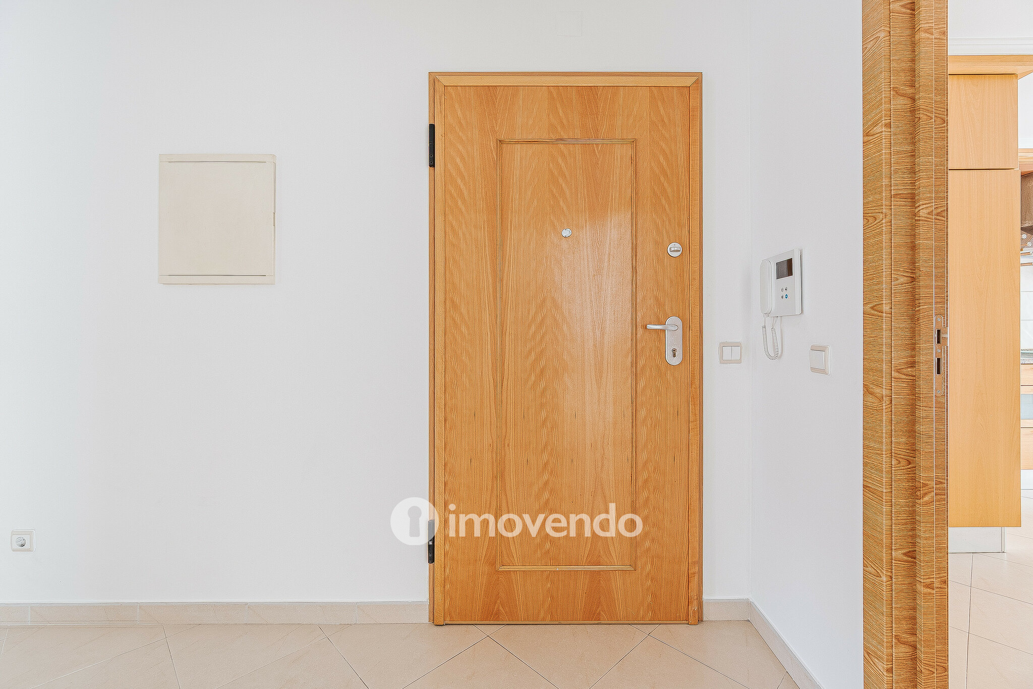 Apartamento T3 com estacionamento em S. João dos Montes