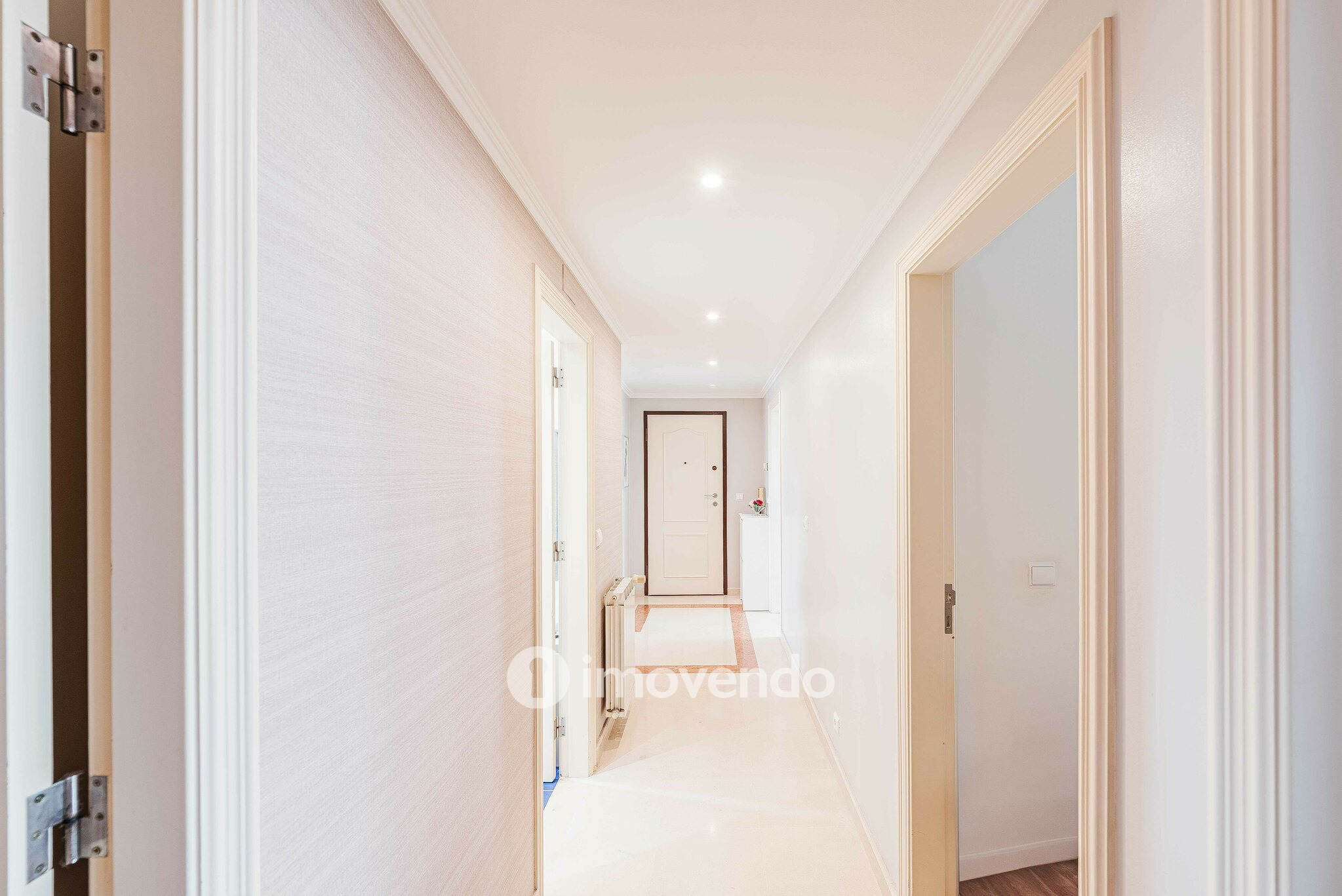 Apartamento T3 exclusivo, com garagem e vista mar, na Parede