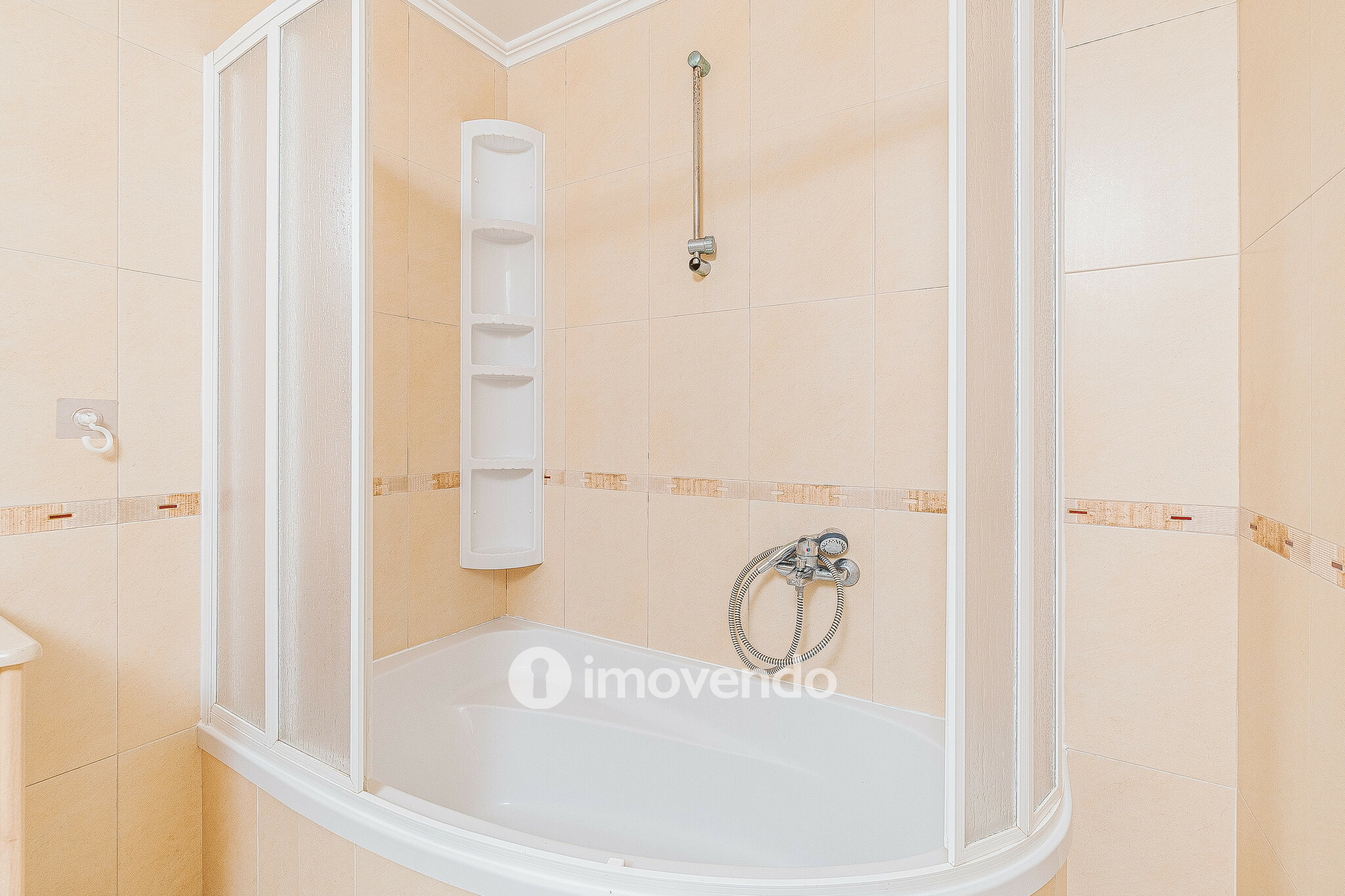 Apartamento T3 com estacionamento em S. João dos Montes