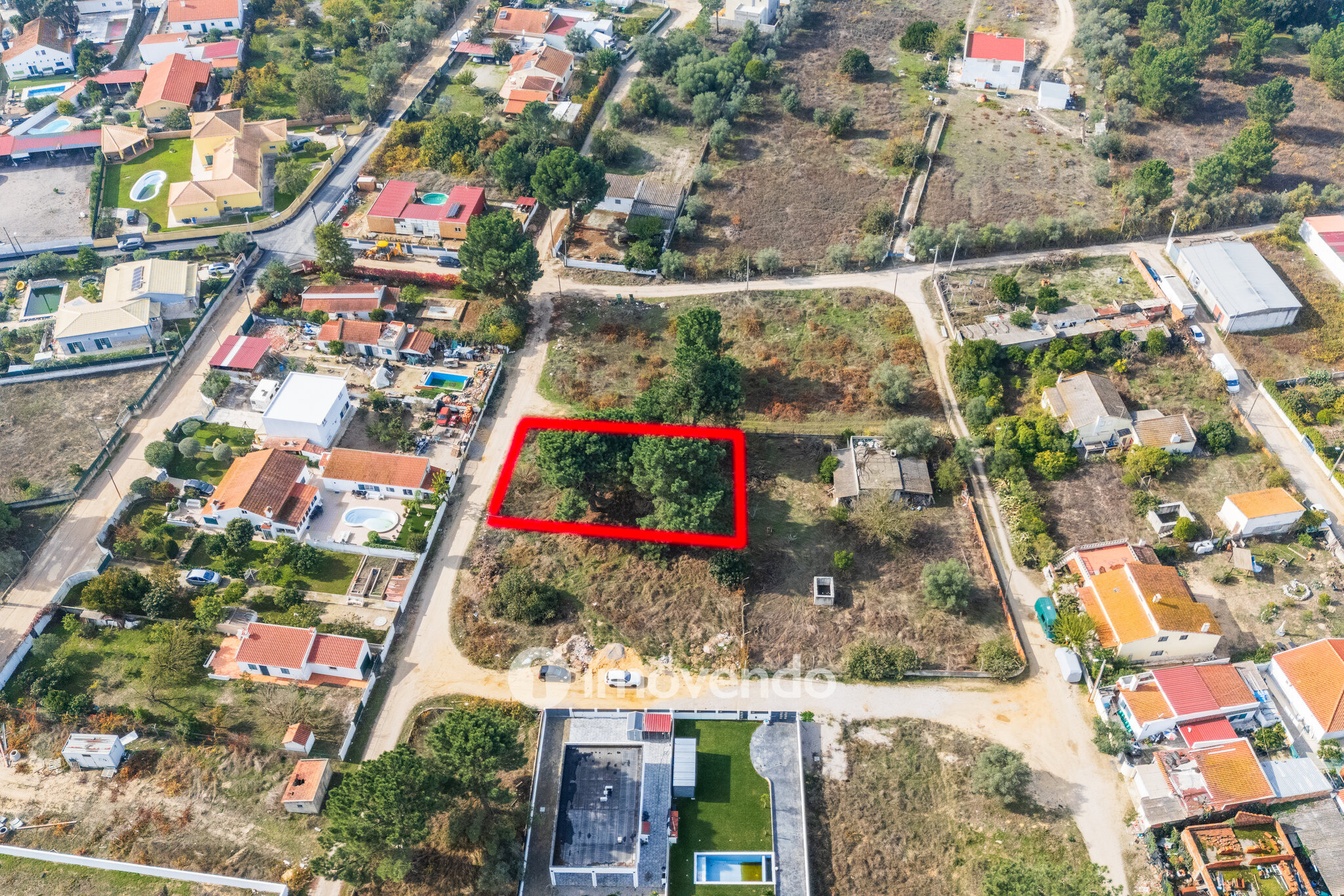 Terreno urbanizável em Palmela, 814 m² e 200 m² para construir