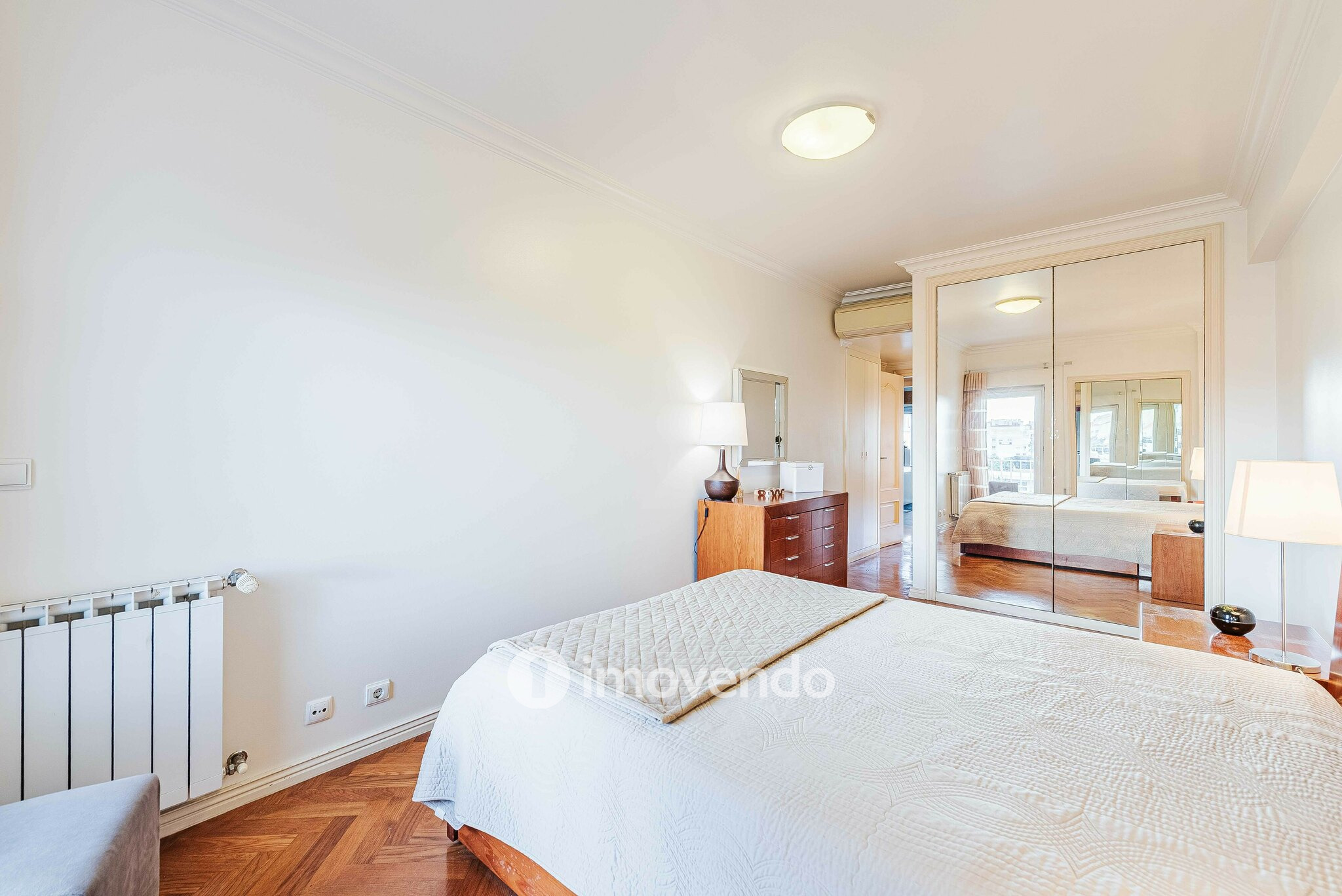 Apartamento T3 exclusivo, com garagem e vista mar, na Parede