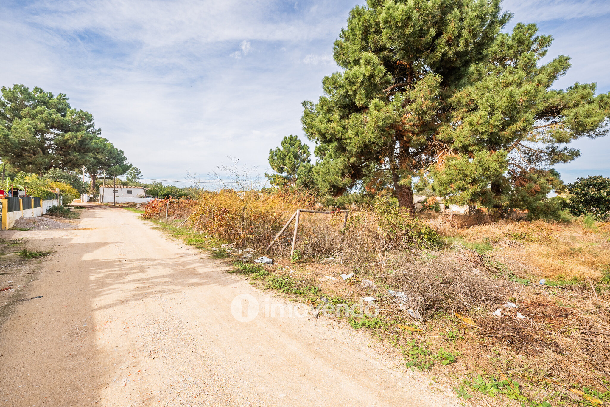 Terreno urbanizável em Palmela, 814 m² e 200 m² para construir