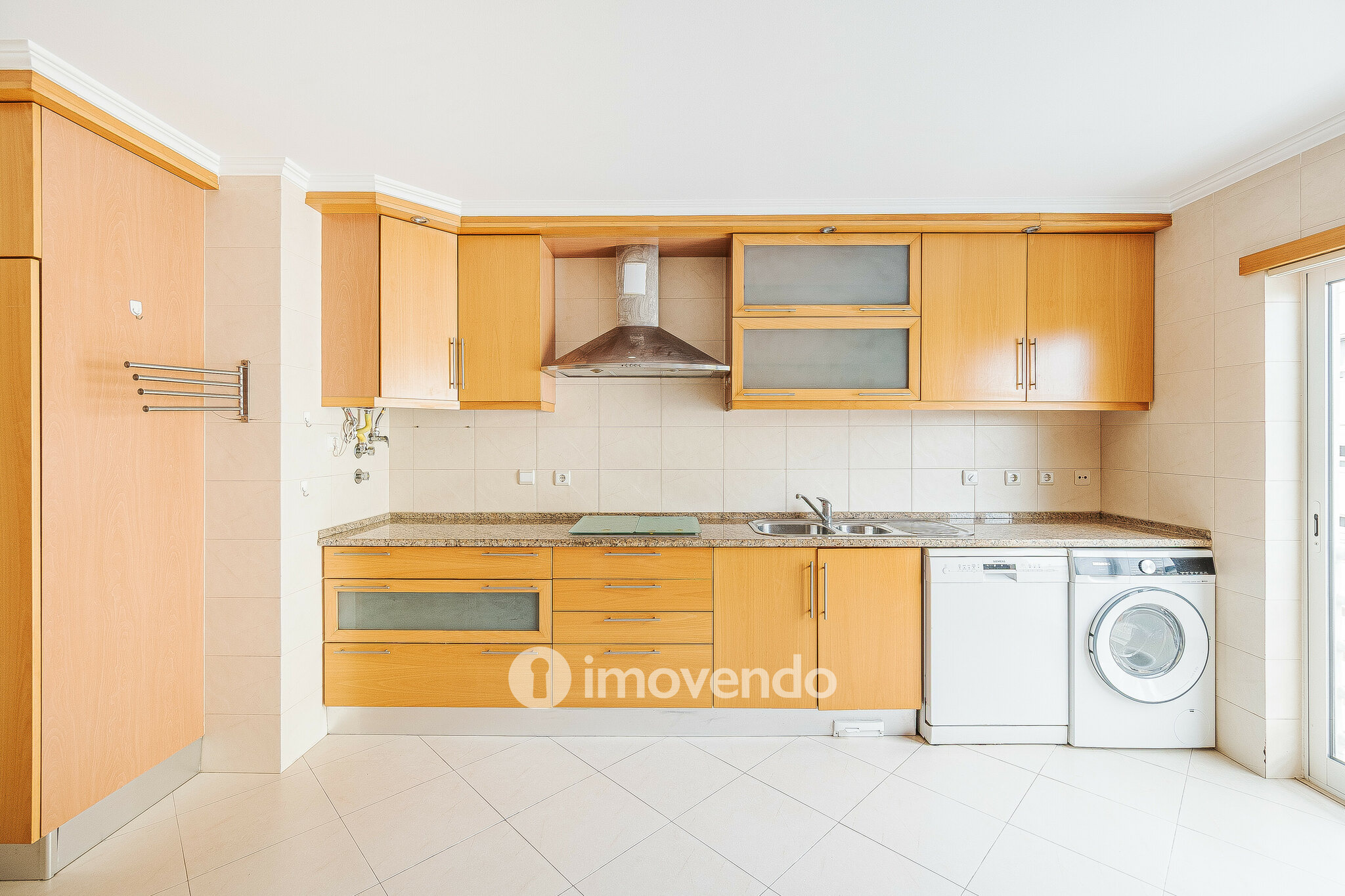 Apartamento T3 com estacionamento em S. João dos Montes