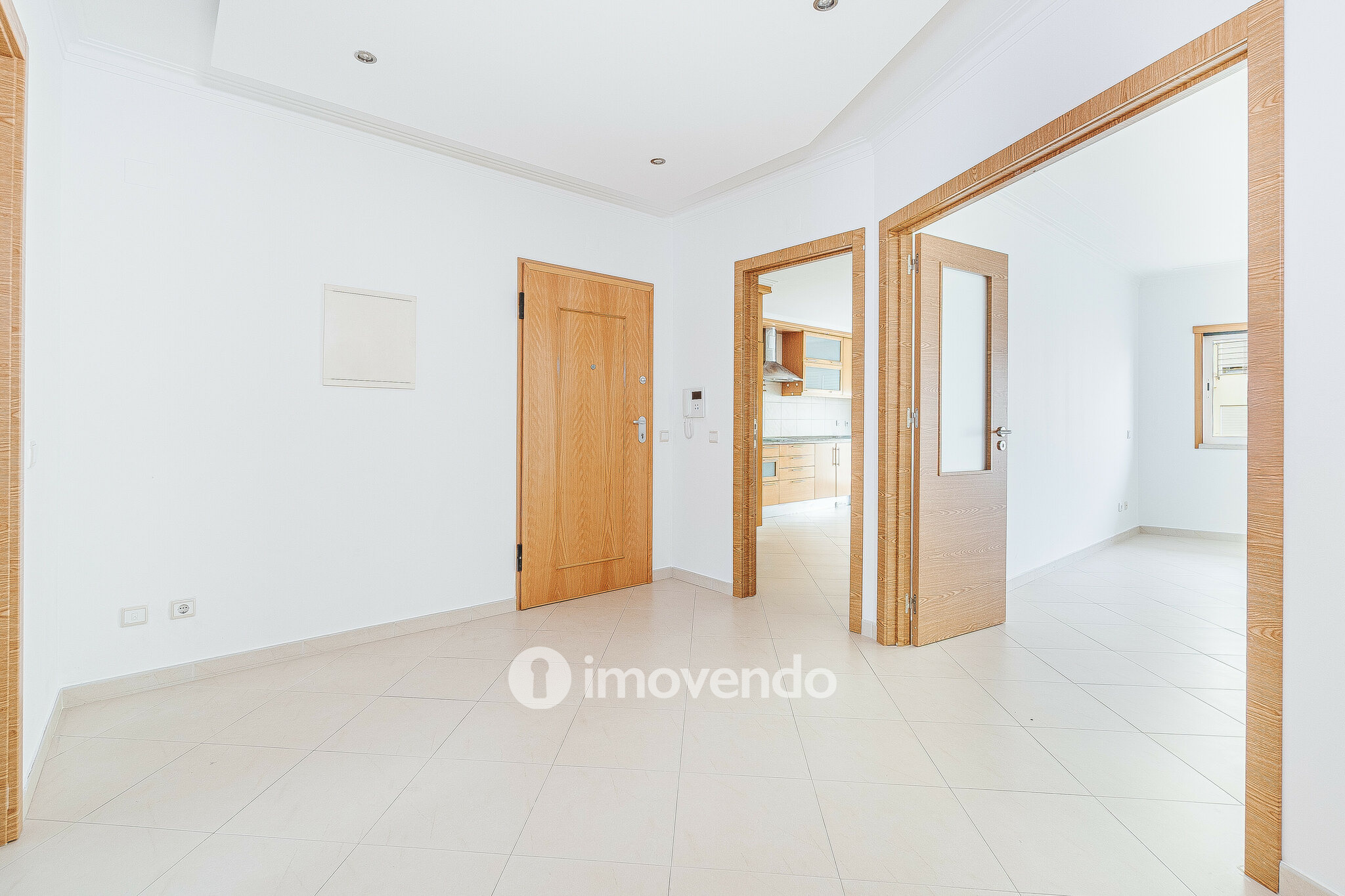 Apartamento T3 com estacionamento em S. João dos Montes