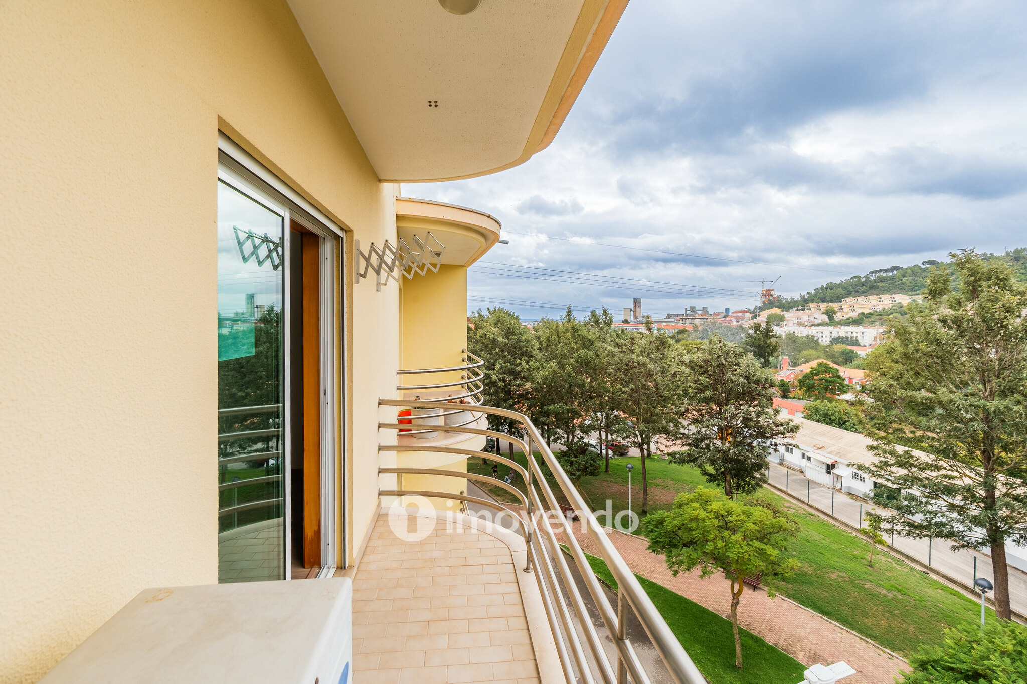 Apartamento T3 com estacionamento em S. João dos Montes